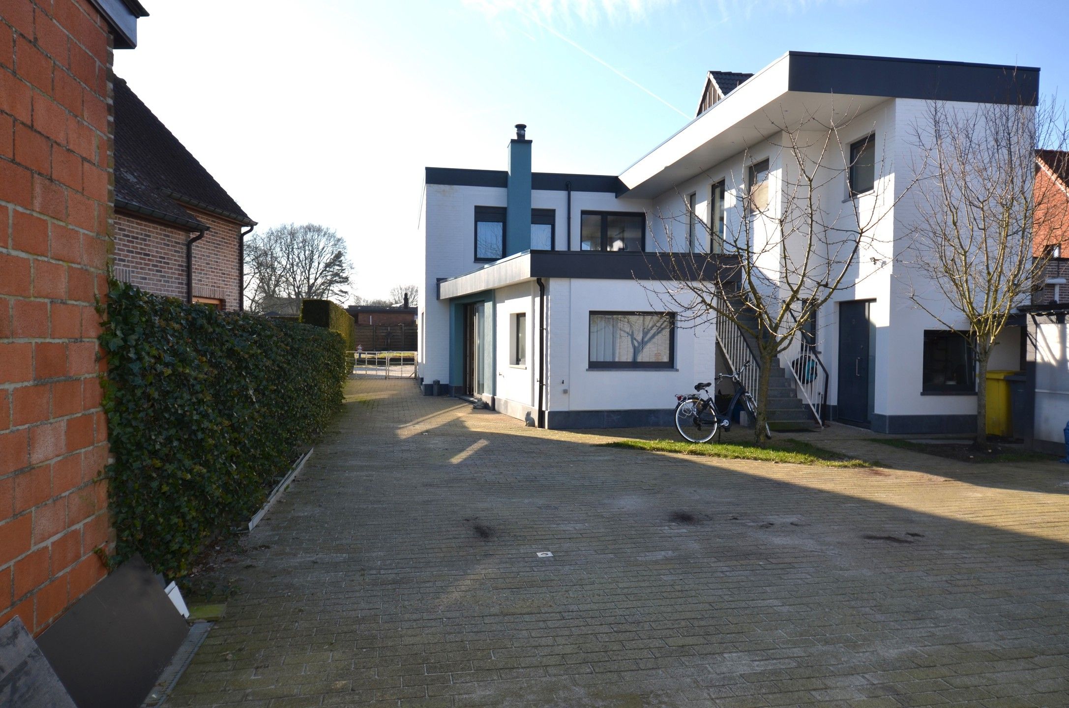 Prachtige woning opgedeeld in 2 eenheden foto 25