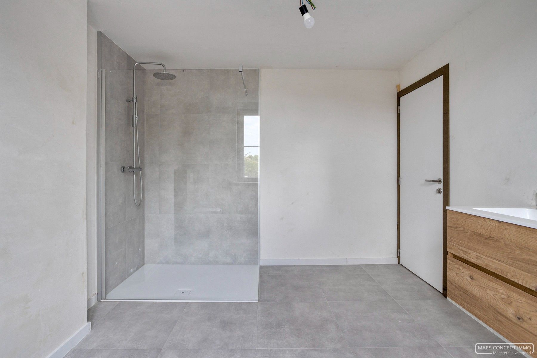 Gerenoveerde woning te koop te Vichte met uitweg foto 8