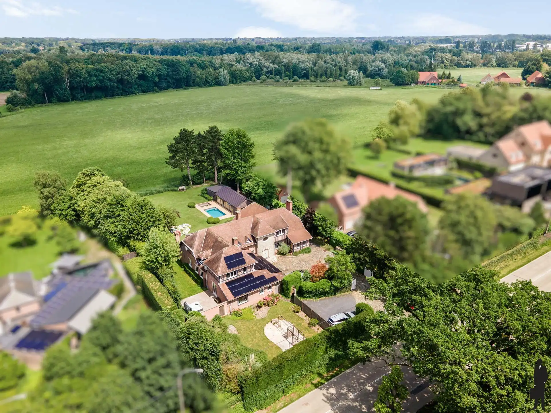 Exclusieve villa met zwembad en professionele ruimte foto 2
