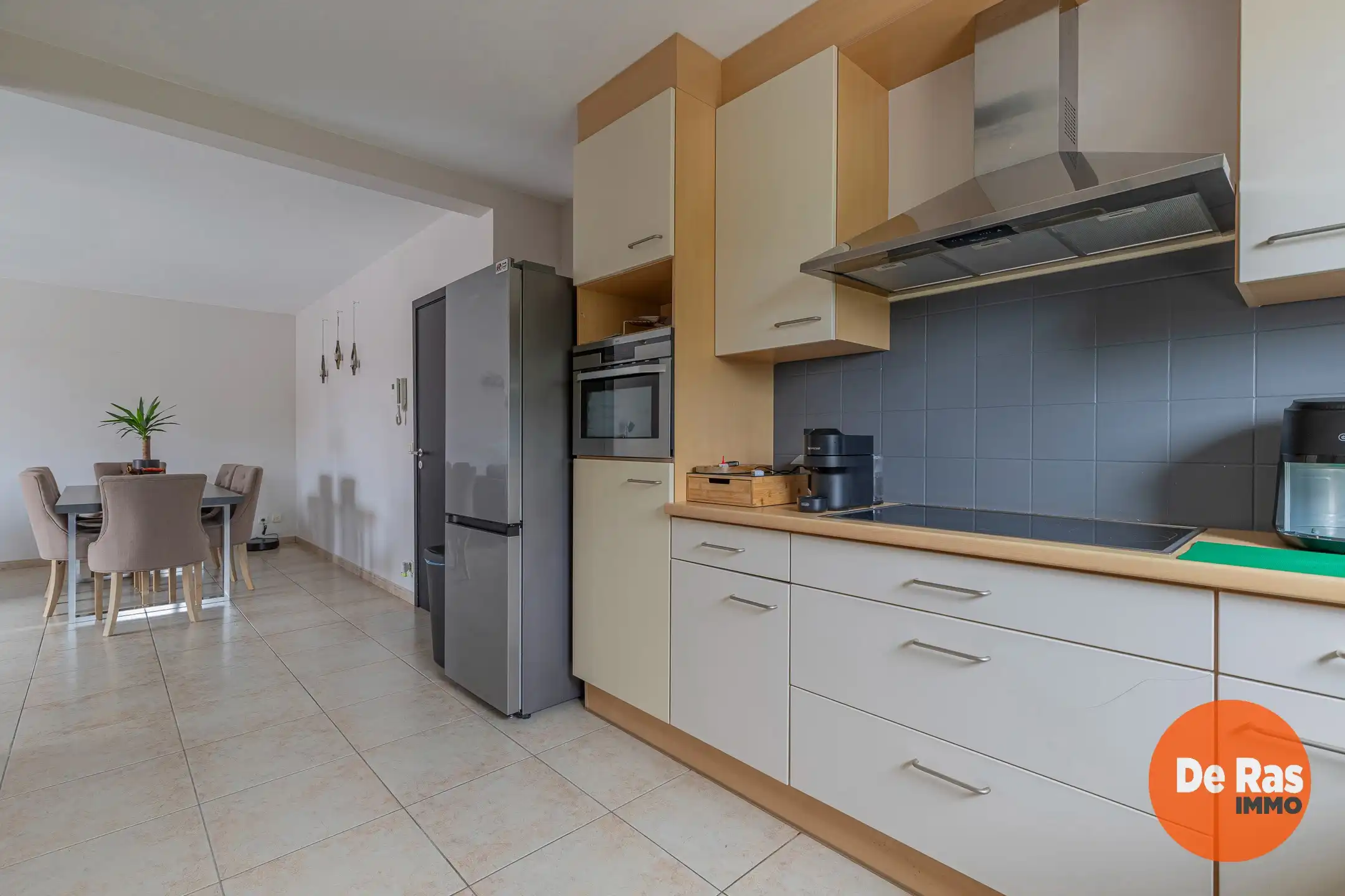 UITBERGEN - Instapklaar éénslaapkamerappartement met carport foto 8