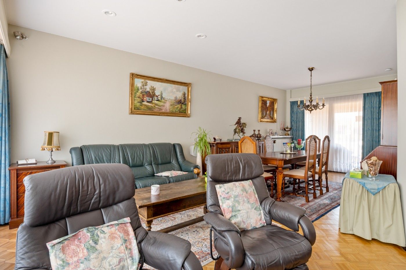 Te renoveren woning met 2 à 3 slpk., inpandige garage, dubbele garage en tuin foto 5