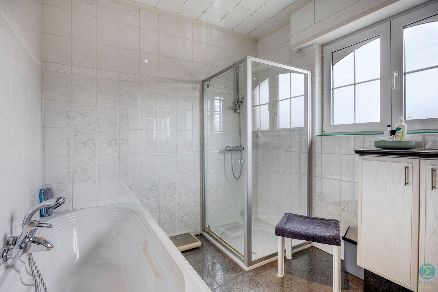 Instapklare laagbouwwoning op perceel van 1903m² foto 12