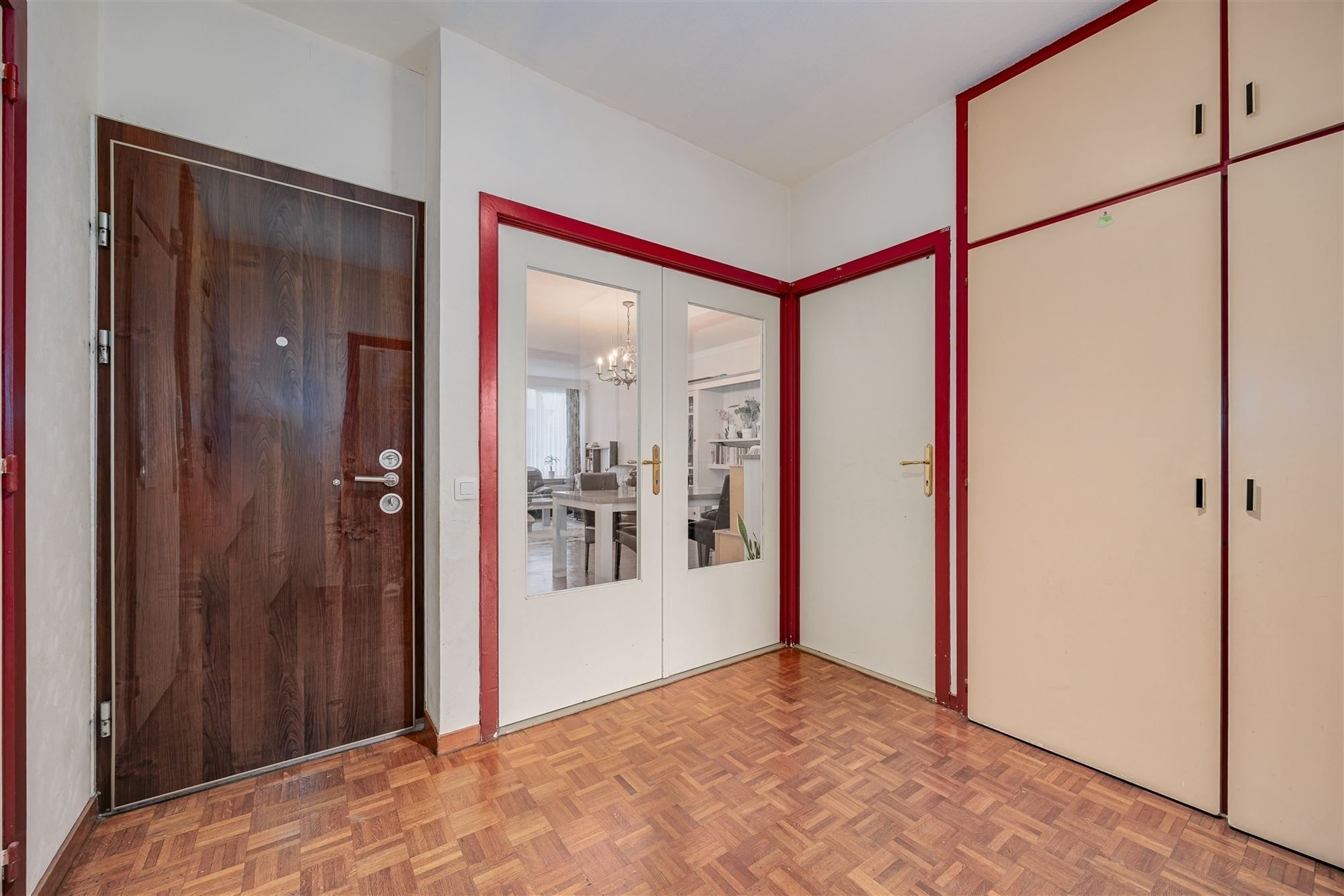  Instapklaar appartement met 2 slaapkamers + autostaanplaats foto 3