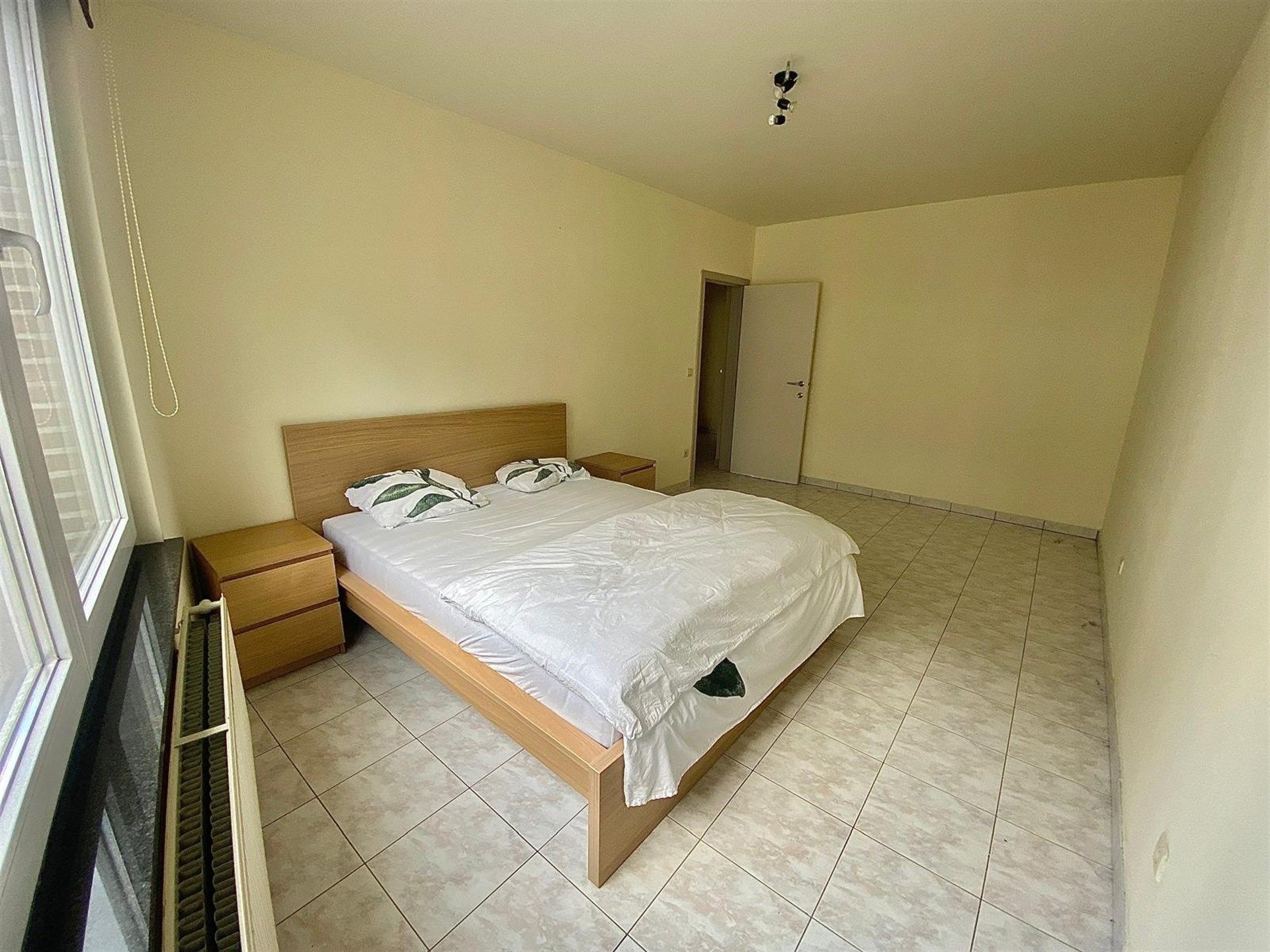Appartement met één slaapkamer en terras te Aalst foto 6