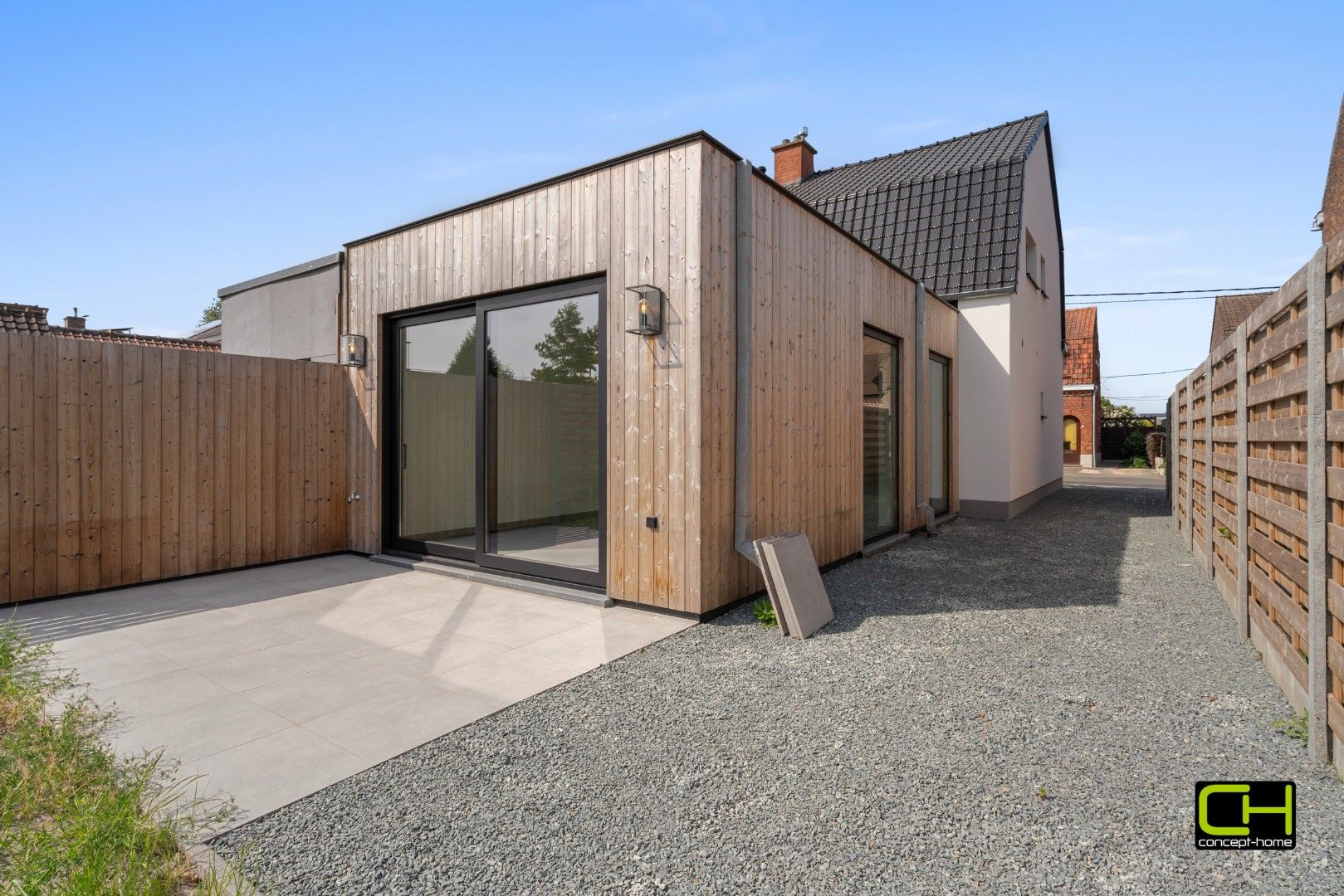 Gerenoveerde woning met drie slaapkamers te koop in Lievegem foto 18