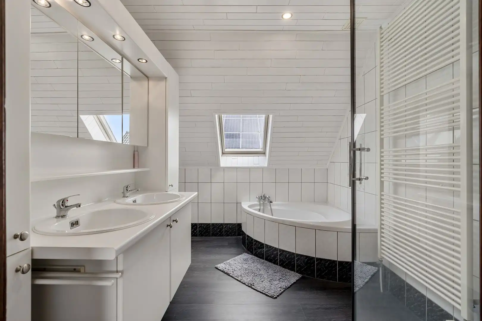 🏡&nbsp;Ruime gezinswoning met 3 slaapkamers op een prachtig perceel van 12a48ca foto 16