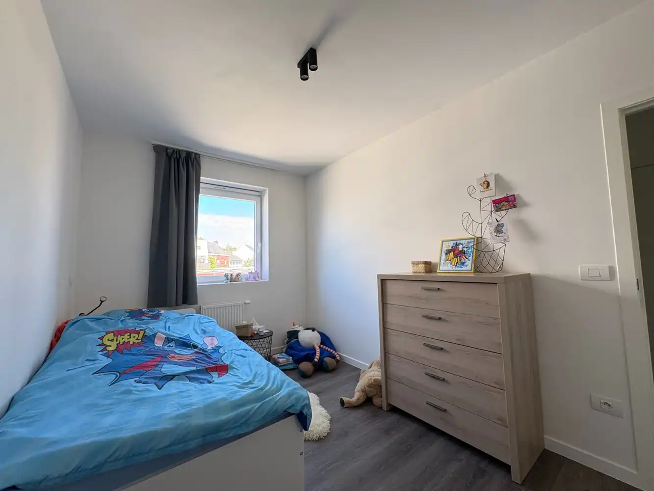 Lichtrijke nieuwbouwwoning in het hartje van Torhout foto 8