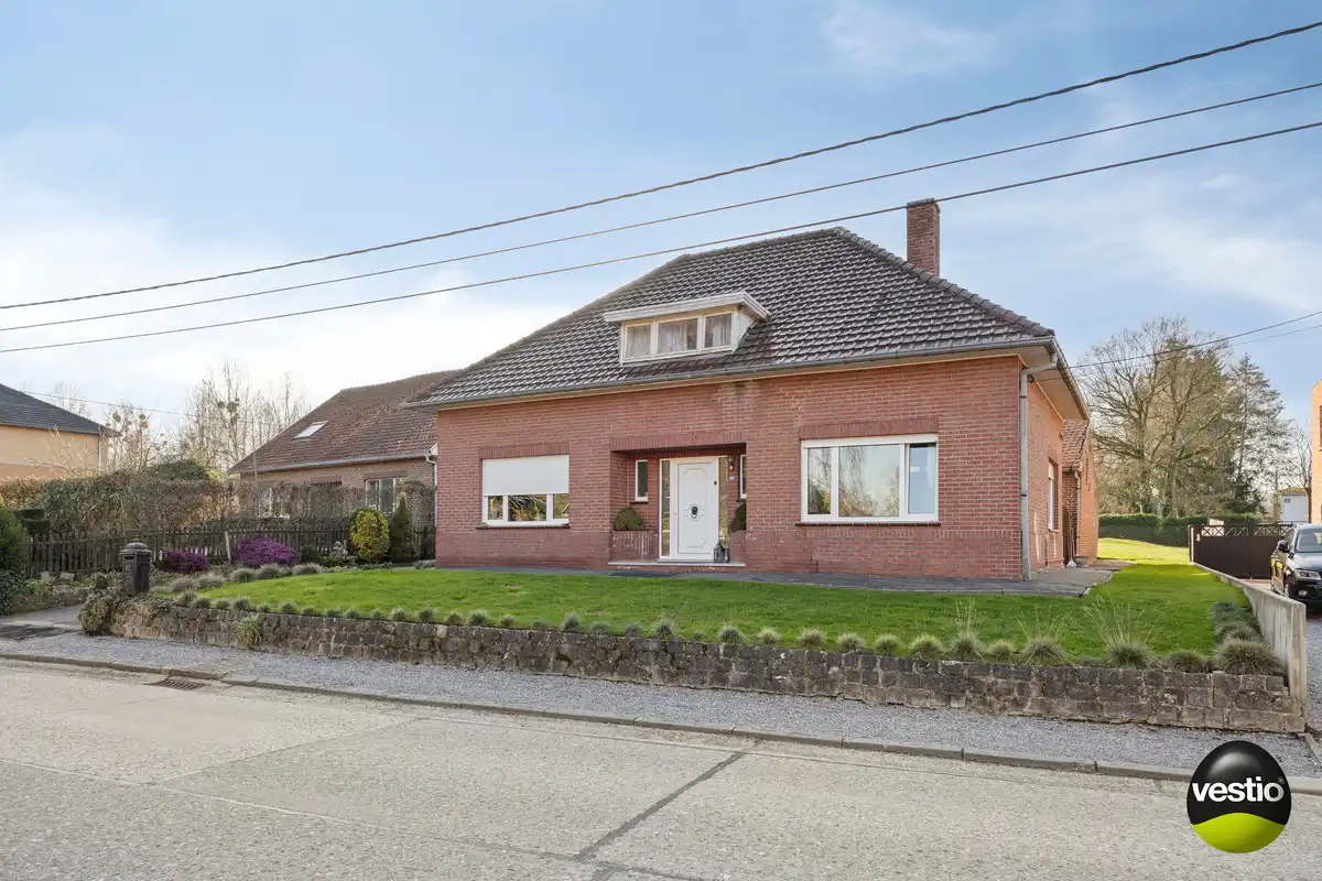 Hoofdfoto van de publicatie: OP TE FRISSEN VRIJSTAANDE WONING OP 9A74CA TE EIGENBILZEN.