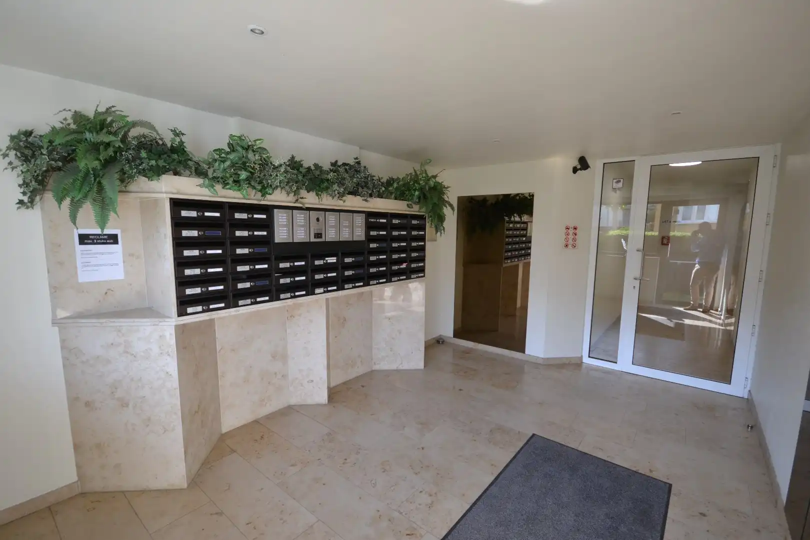 Appartement met slaaphoek om enkele meters van de zeedijk van Oostduijkerke. foto 8