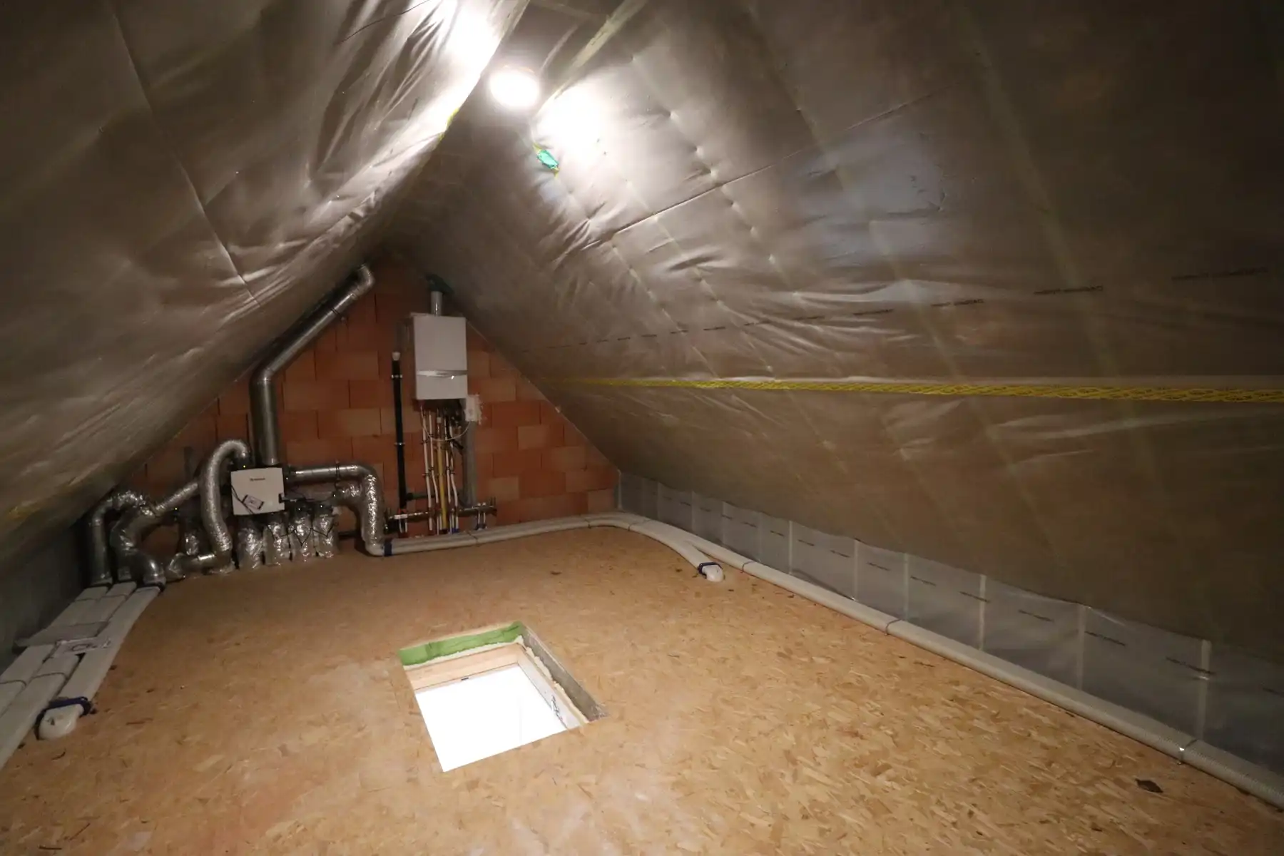 BEN-woning met 5 slaapkamers, 2 badkamers, terras met tuin, tuinberging en autostaanplaats. foto 19