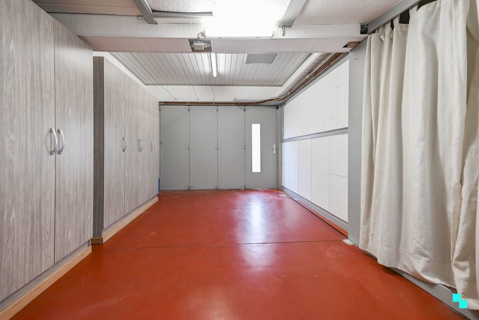 Knusse rijwoning nabij centrum Izegem foto 15