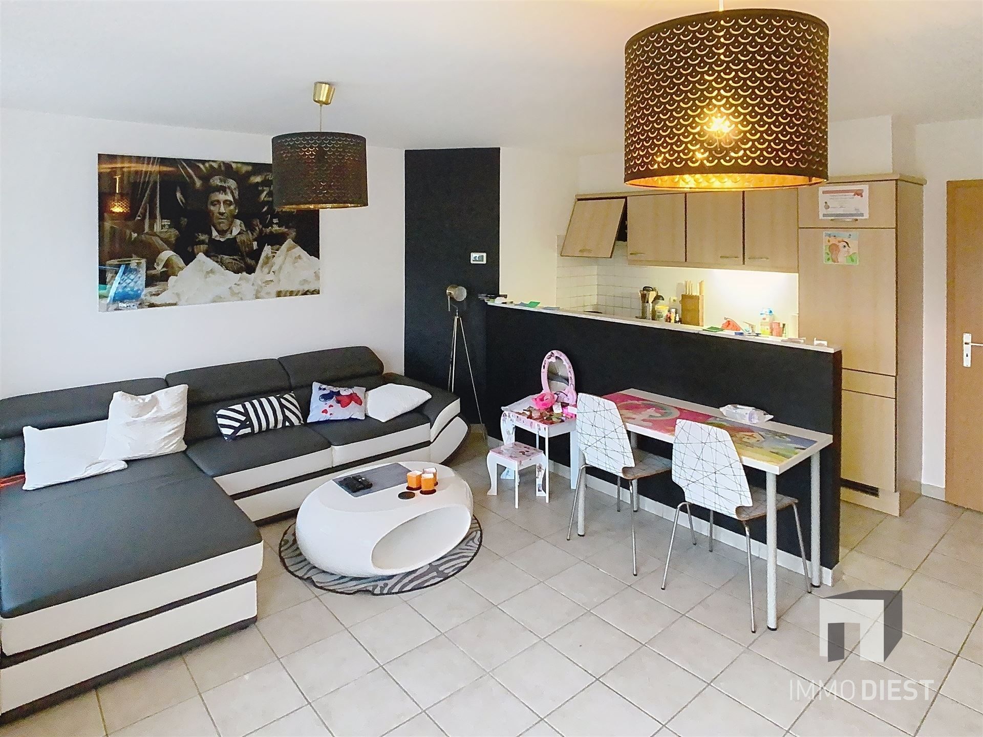 Triplex met 2 slaapkamers en inpandige garage foto 4