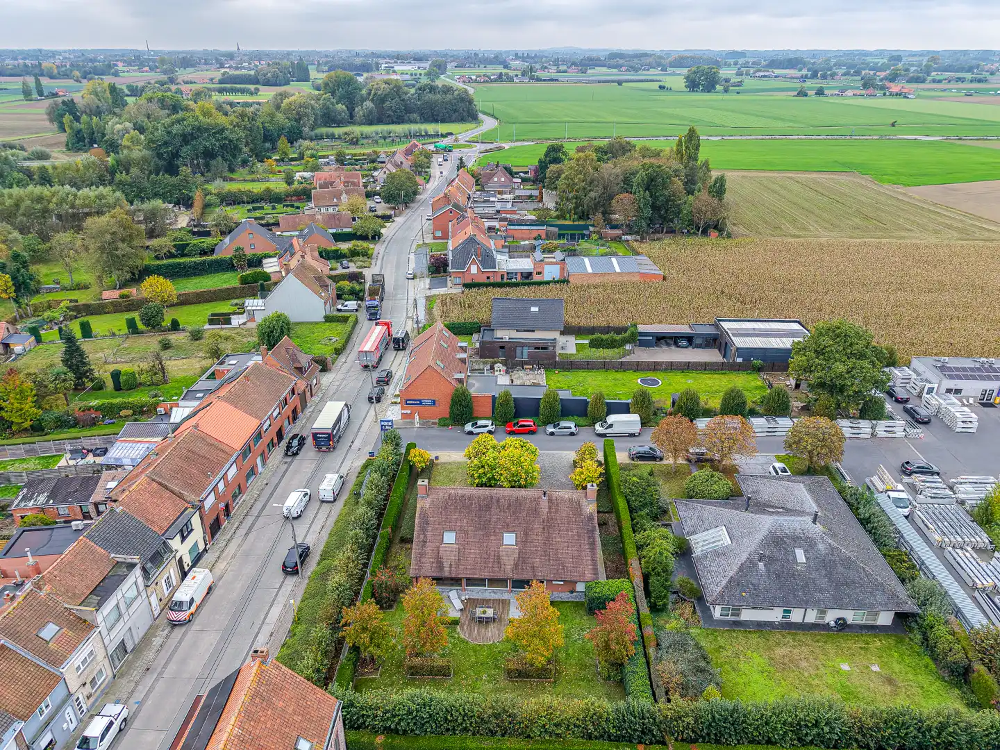 Ruime, instapklare villa met 4 slaapkamers, dubbele garage, burearuimte en aangelegde tuin op ideale ligging in Menen.  foto 29