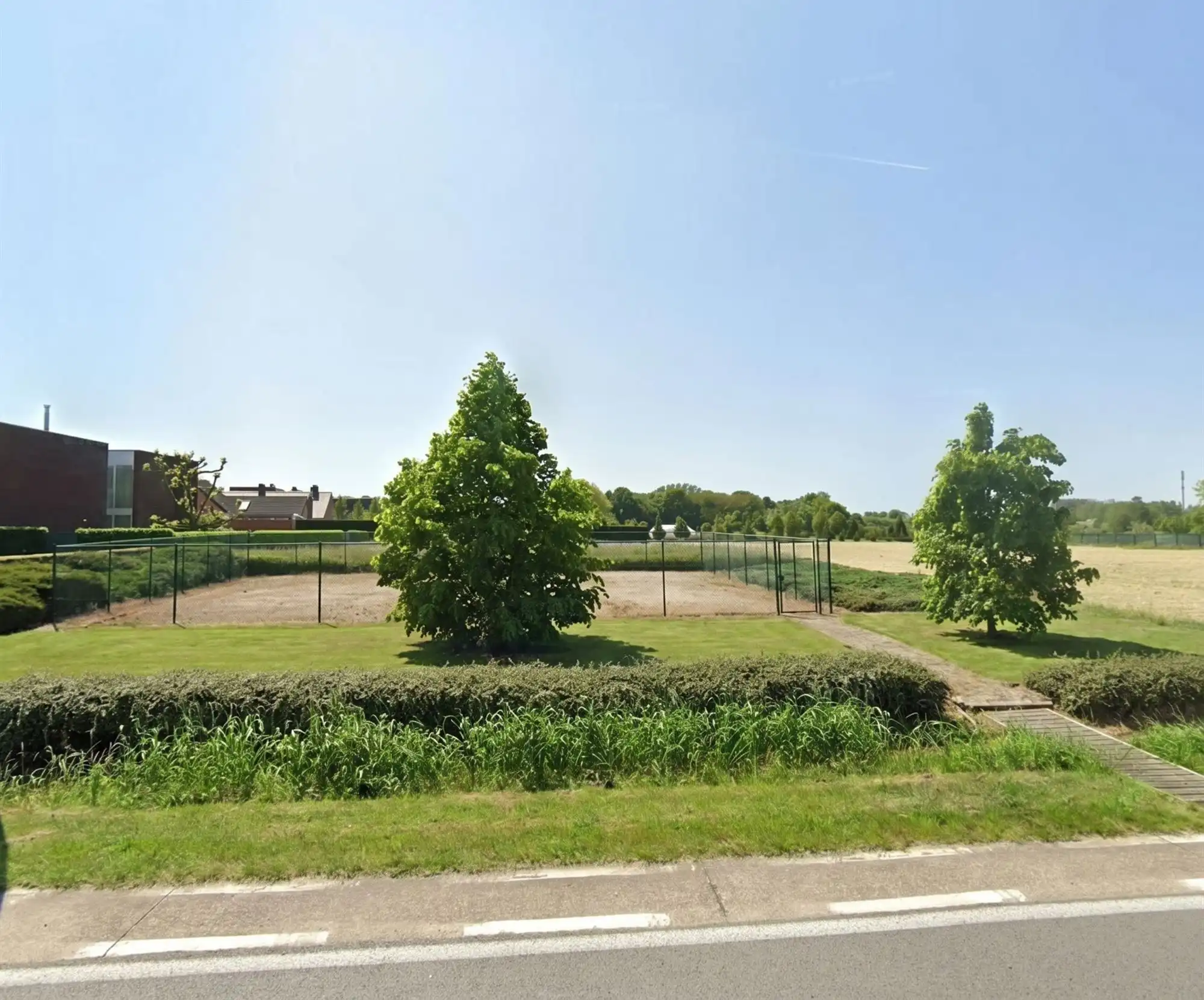 Bouwgrond voor open bebouwing op toplocatie foto {{pictureIndex}}