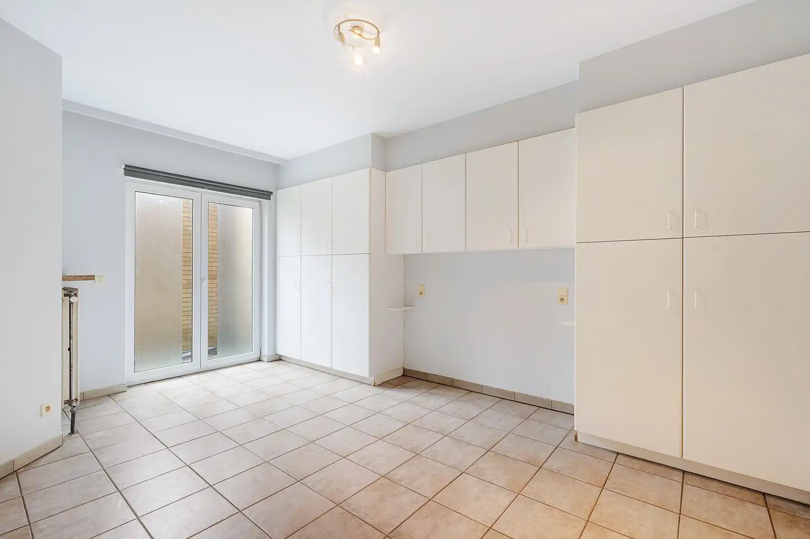 Te renoveren gelijkvloers appartement op topligging nabij het Rubensplein. foto 14