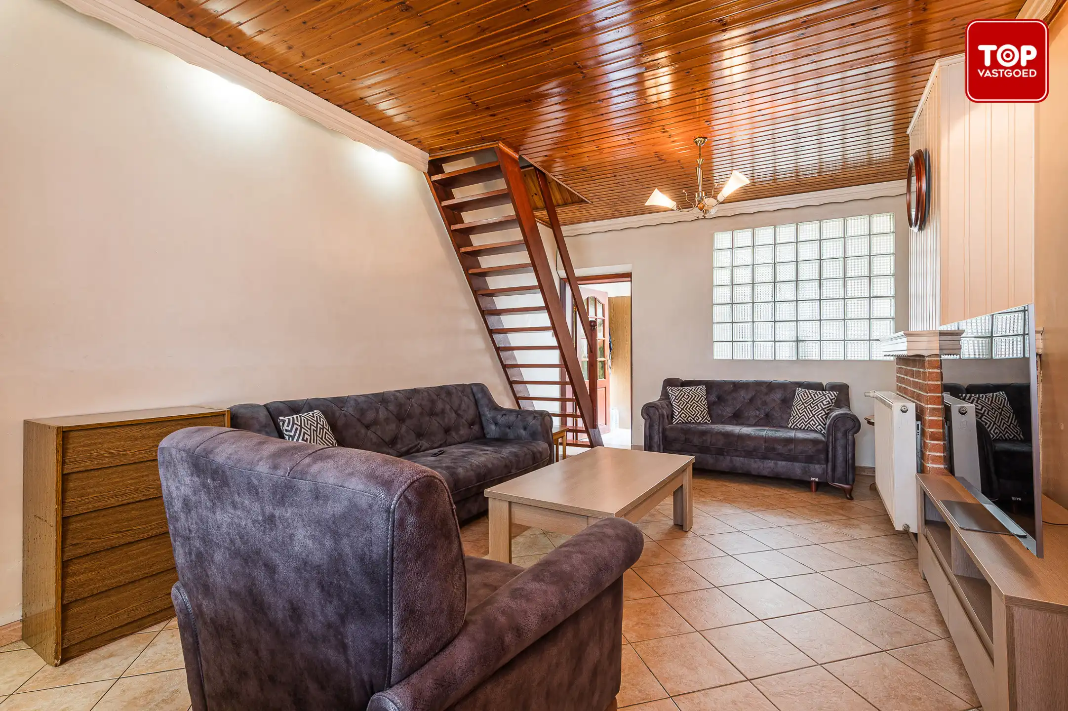 Op te frissen woning met 4 slaapkamers op gunstige locatie.  foto 4