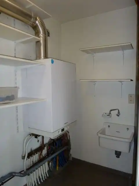 Genk, Jan Habexlaan 7 bus 22: Ruim en degelijk appartement appartement met 2 slaapkamers, ondergrondse autostaanplaats en zuidgericht terras. foto 10