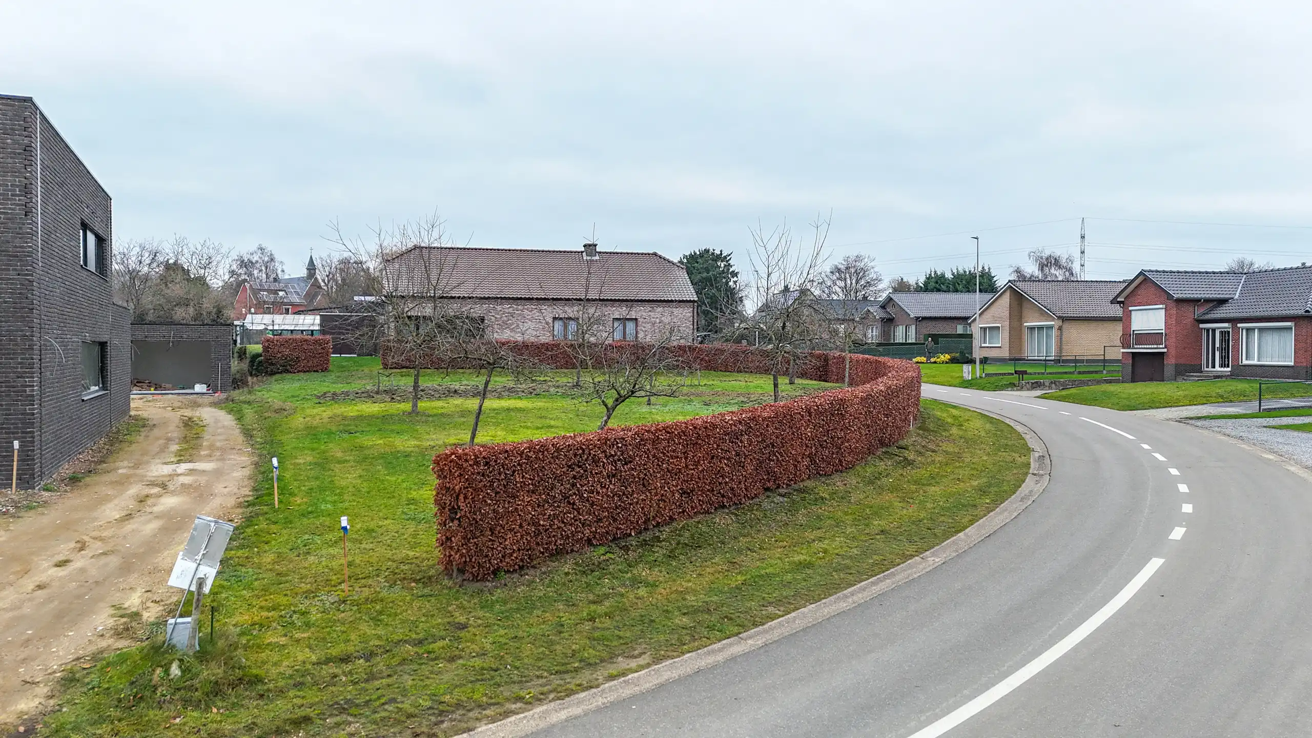 Mooi hoekperceel van 6.73 are voor open bebouwing! foto 4