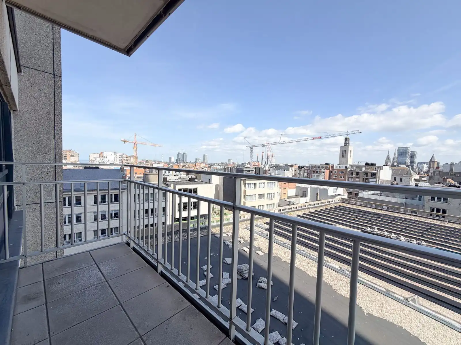 Op te frissen studio met zongericht terrasje foto 2