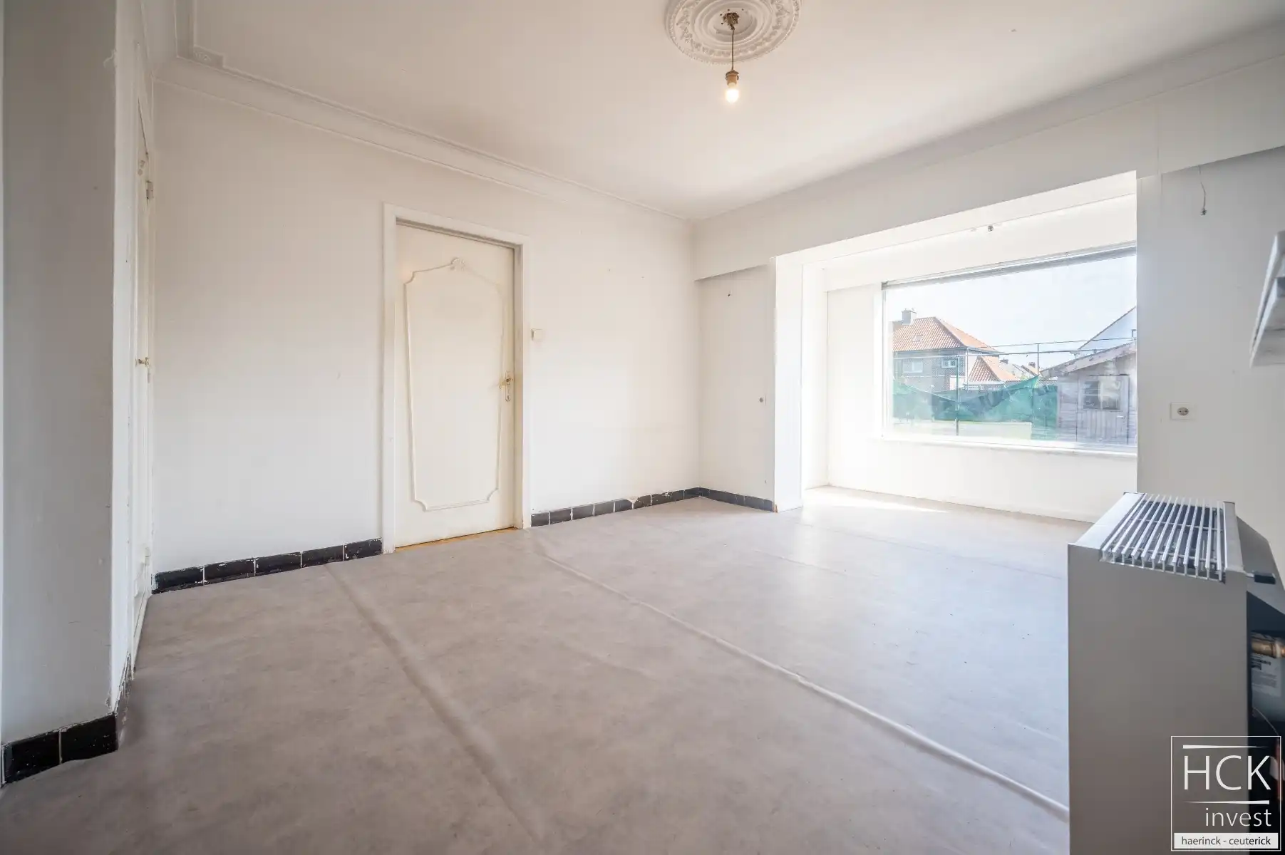 ZULTE - Charmante te renoveren woning met 3 SLPK, garage & 2 zolders!! foto 5