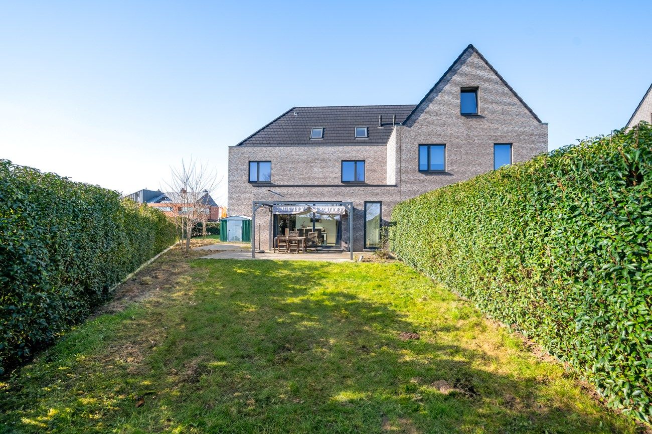 Instapklare woning met 4 slaapkamers en een eindeloos uitzicht foto 3