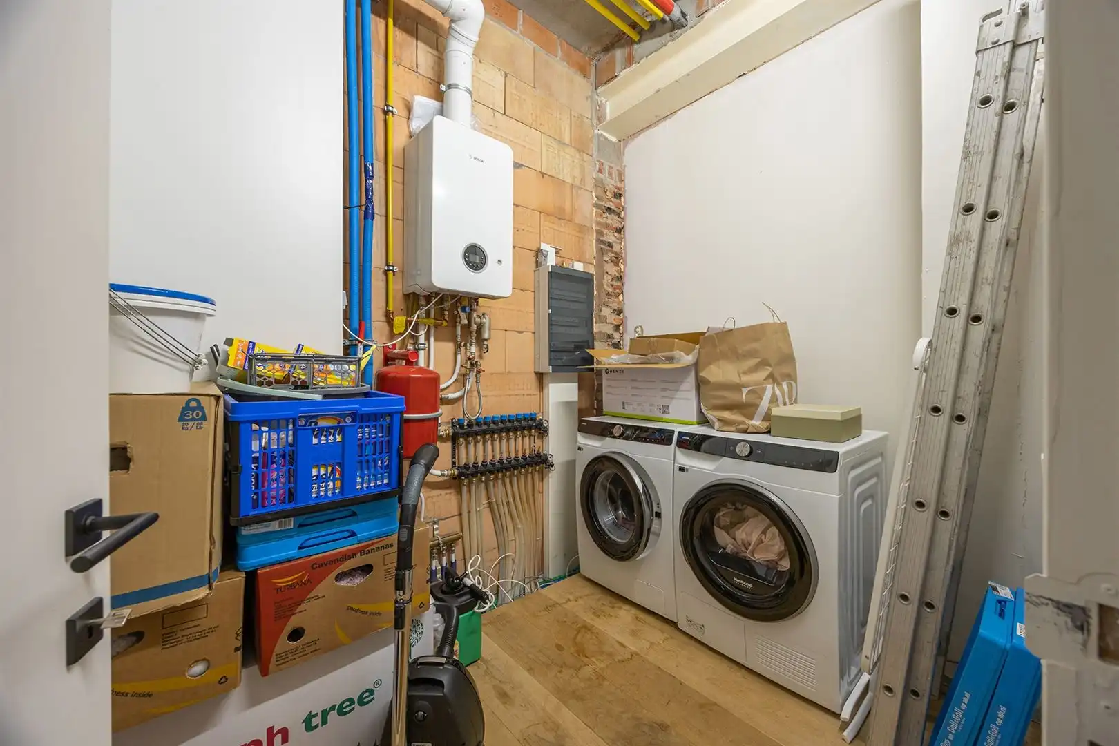 Ruime Loft met 3 kamers en tuintje foto 28