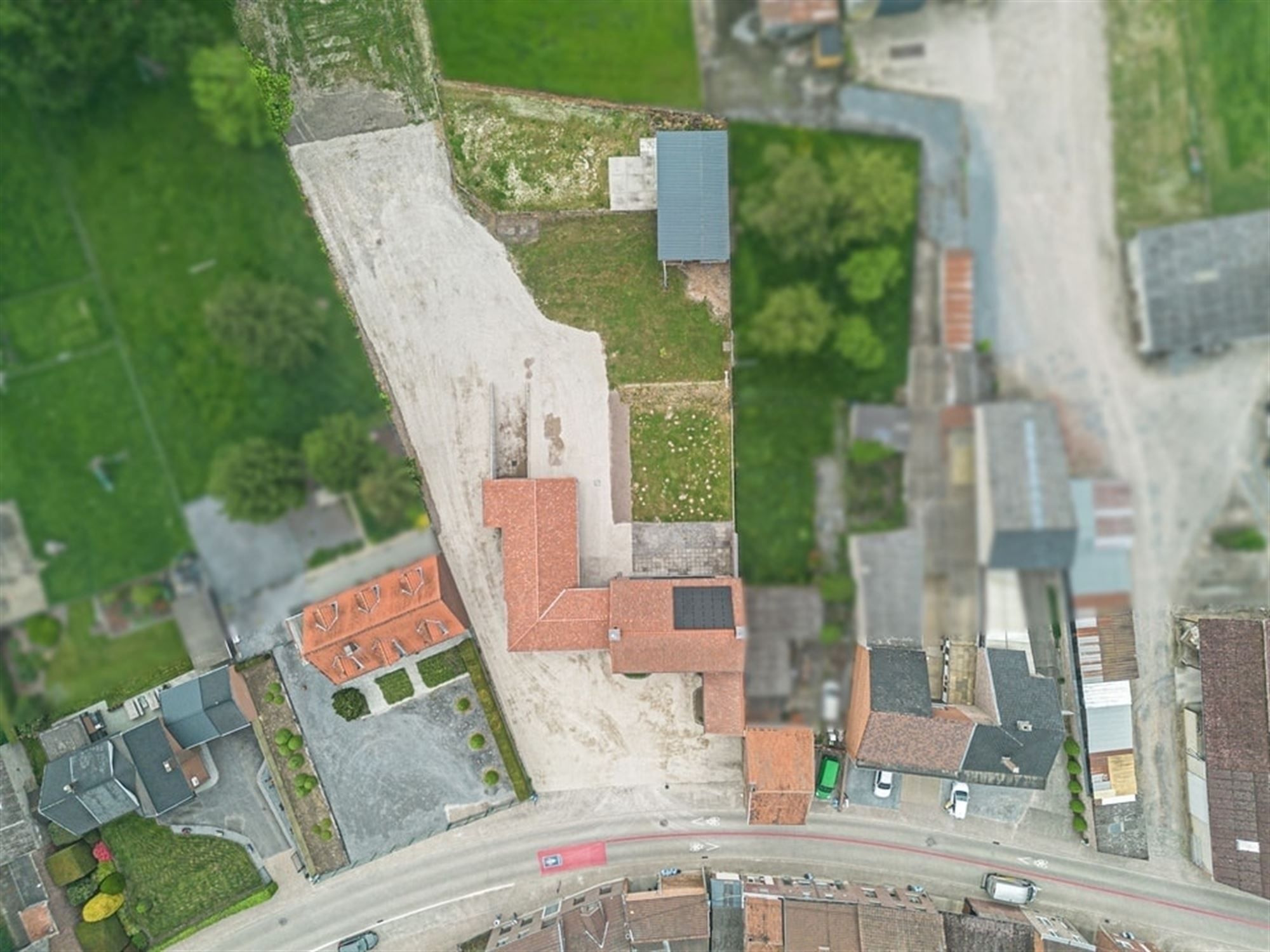 UNIEKE LANDELIJKE GEZINSWONING MET BIJBOUW VAN 320M² OP PRACHTIG PERCEEL  foto 32