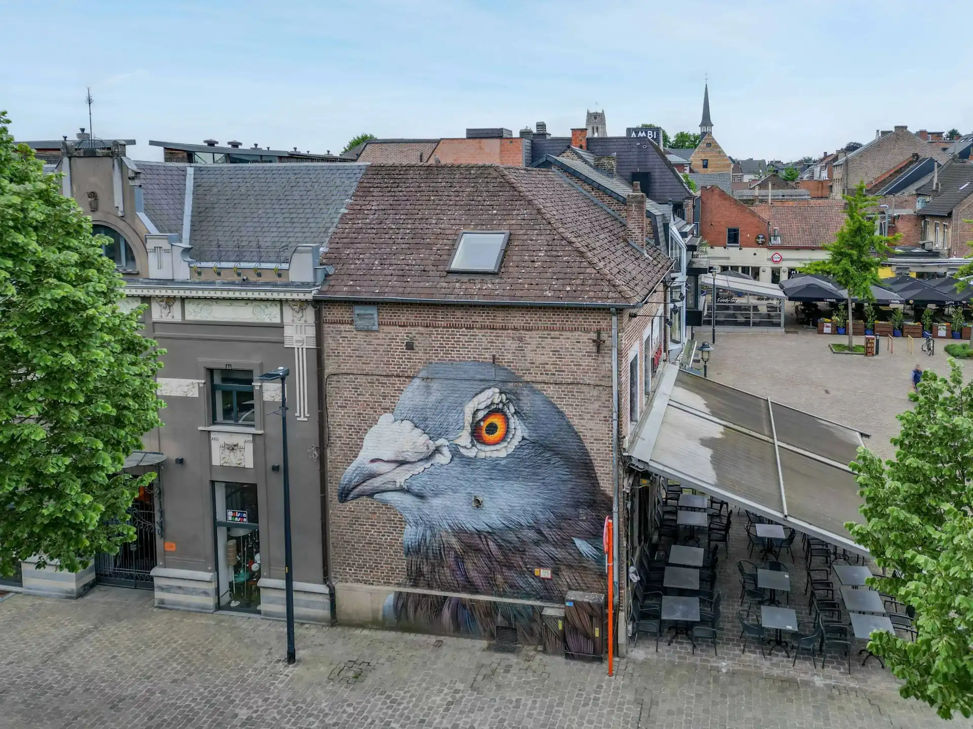 Handelspand met woonst op topligging in hartje Tongeren foto {{pictureIndex}}