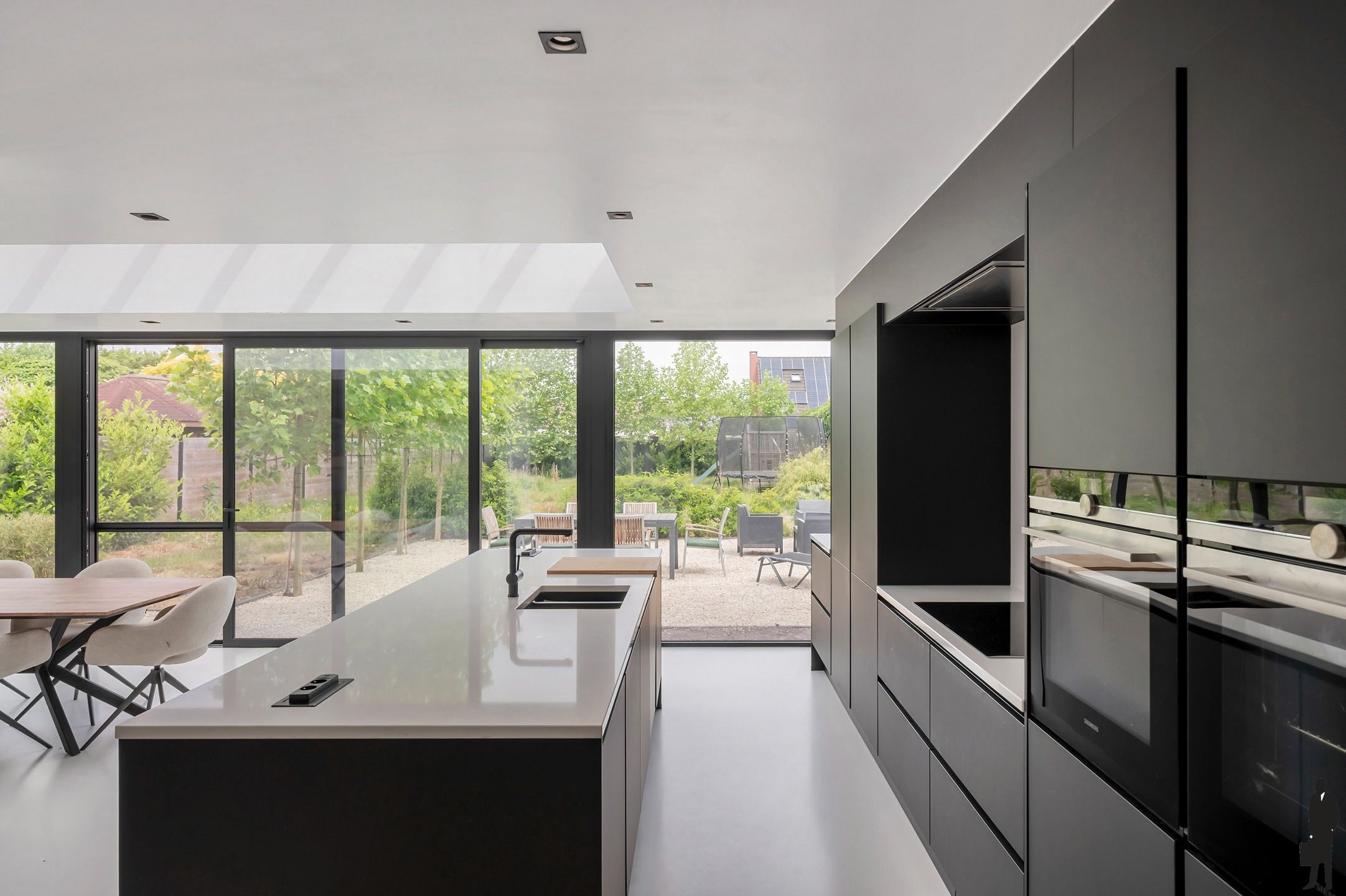 Instapklare woning in doodlopende straat! foto 9