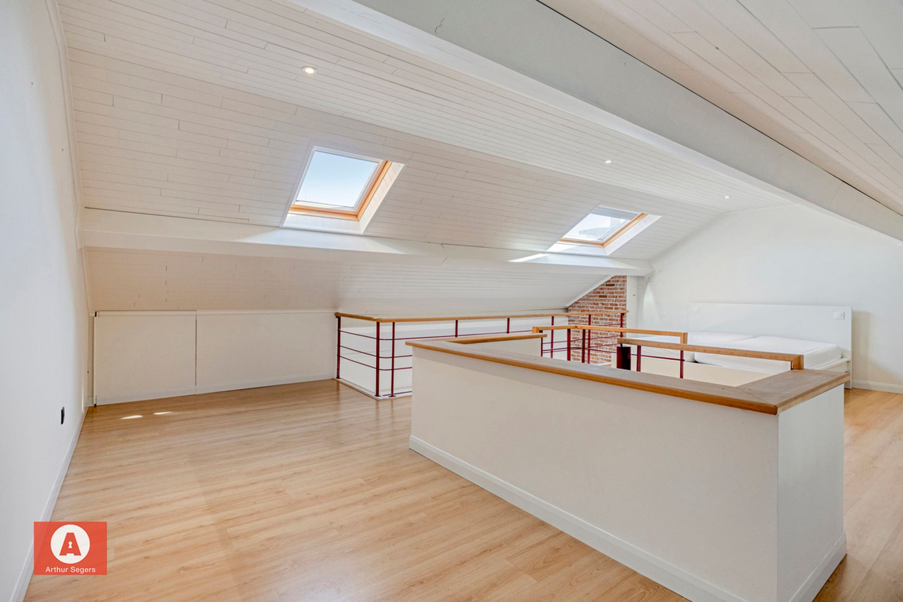 Ruim & energiezuinig appartement mét ruime beneden-berging. foto 22