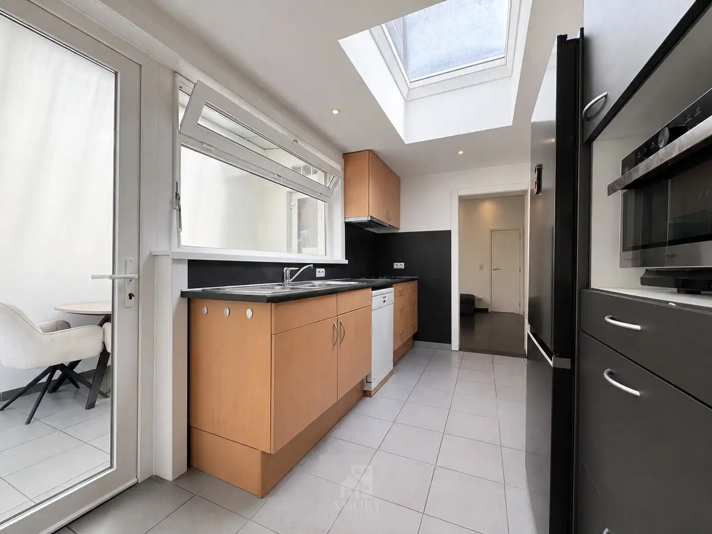 Instapklare woning met toffe stadstuin op gegeerde locatie! foto 8