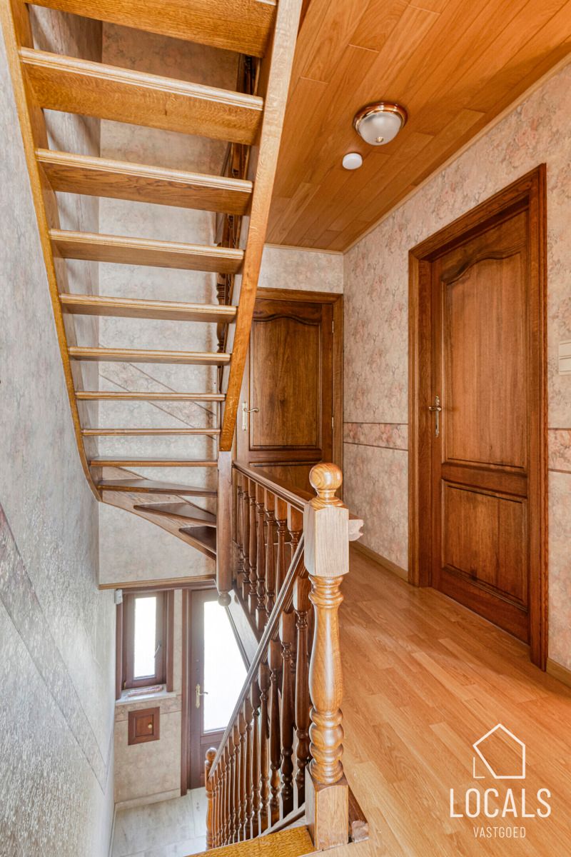 Solide viergevelwoning met potentieel foto 11