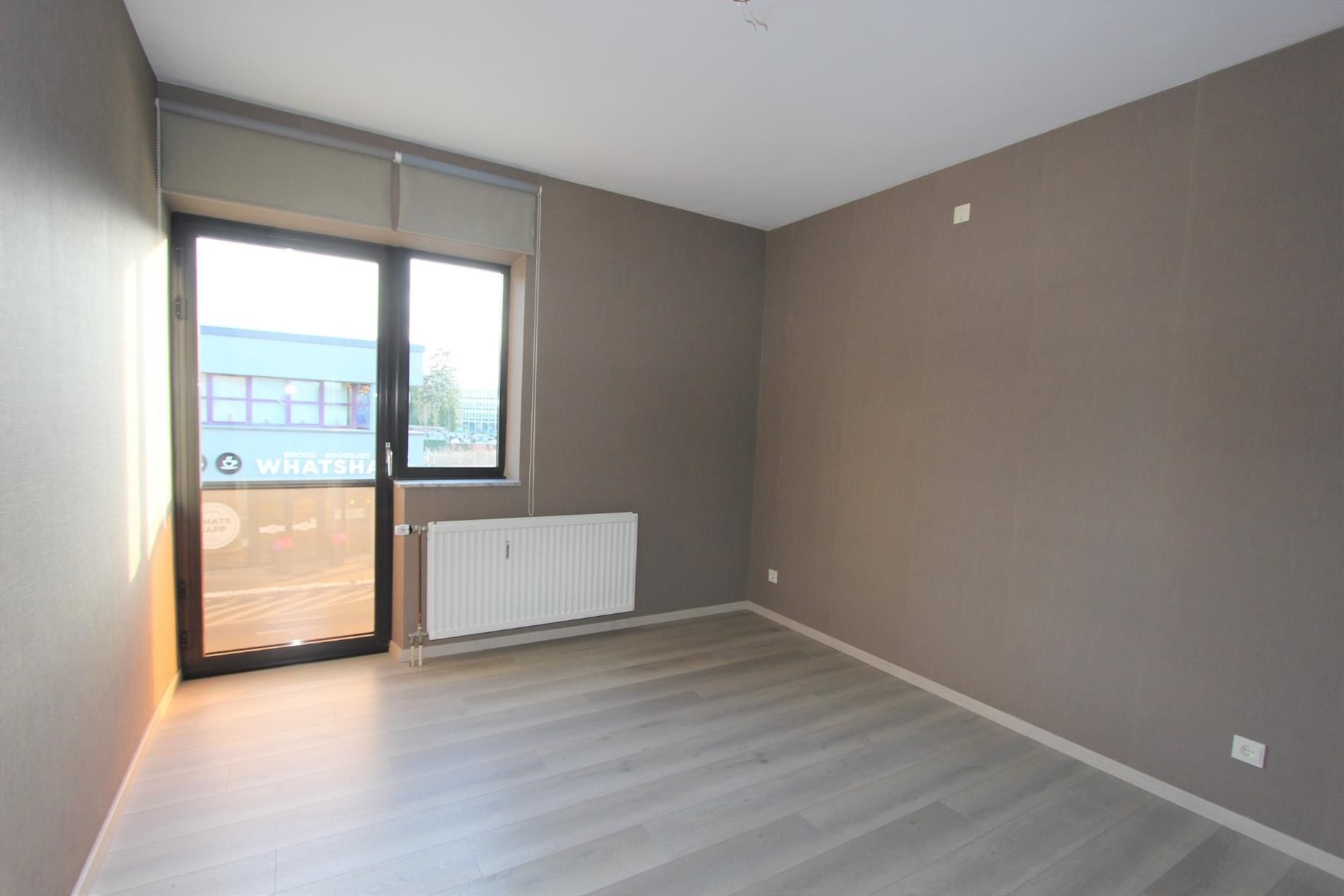 VERNIEUWD APPARTEMENT MET GARAGE AAN HET STADSCENTRUM foto 8