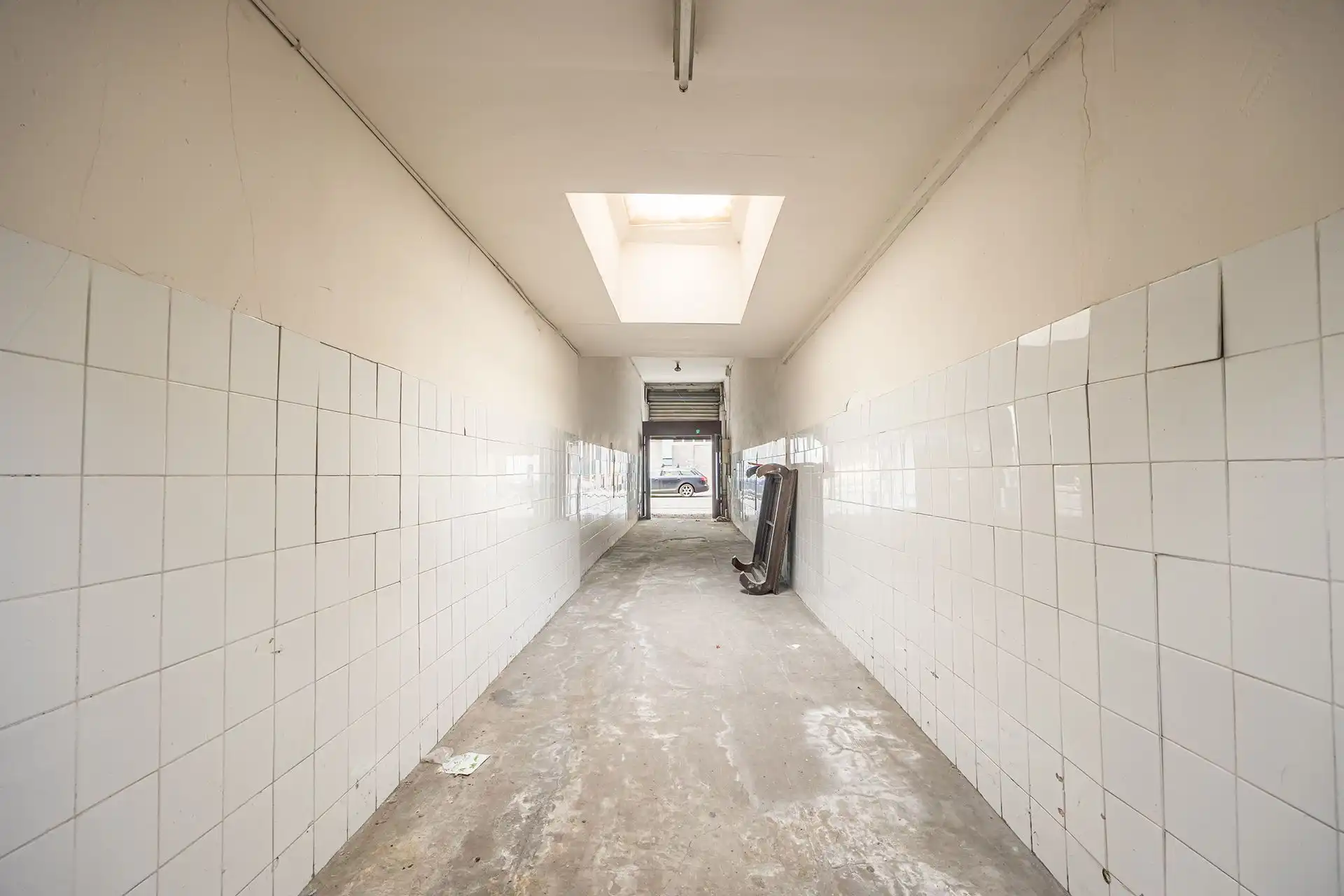 Te renoveren polyvalente ruimte in de bruisende Kievitwijk foto 4