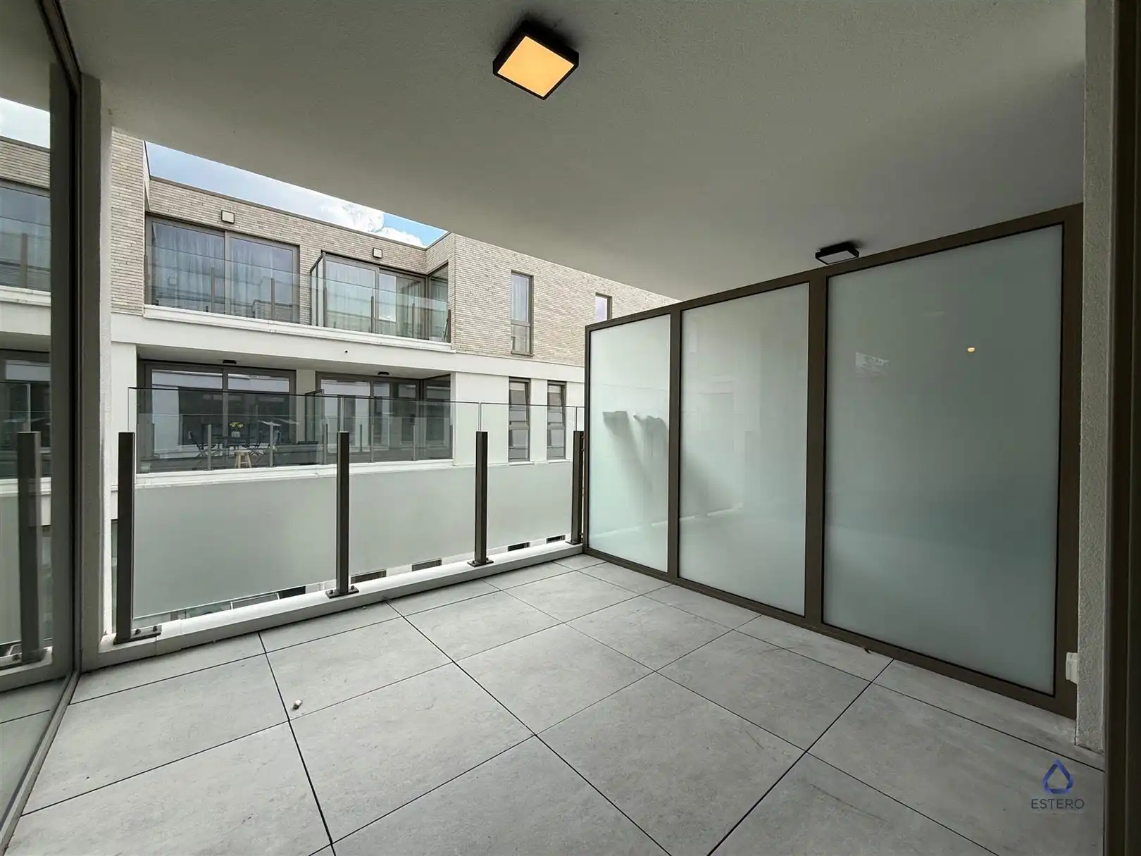 Mooi afgewerkt appartement met 2 slaapkamers foto 8