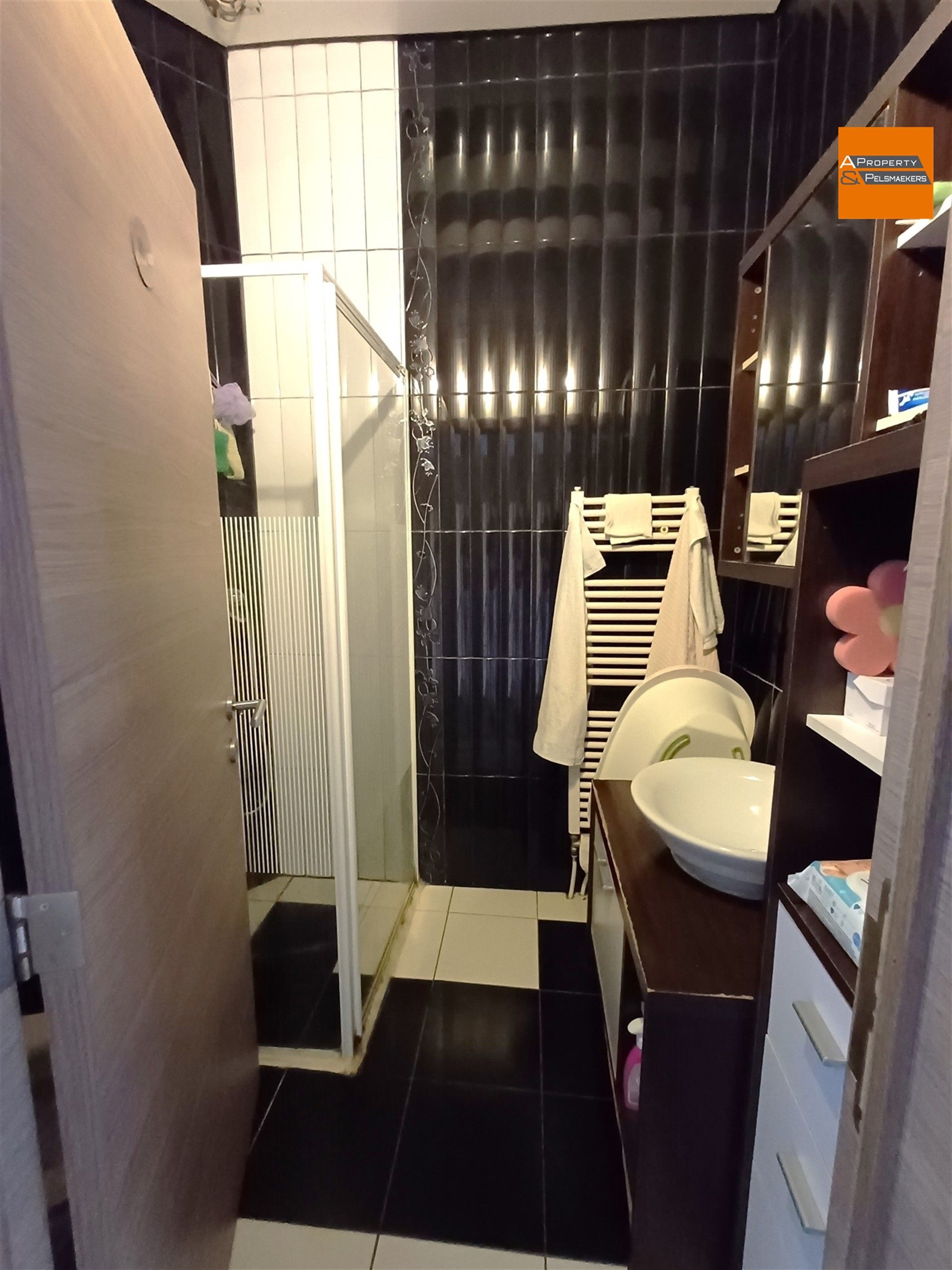 Huis met 2 slaapkamers en mooie tuin in het centrum  foto 12