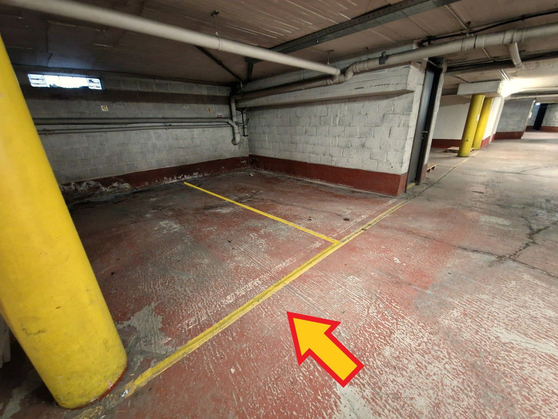 Parkeerplaats te koop foto 2