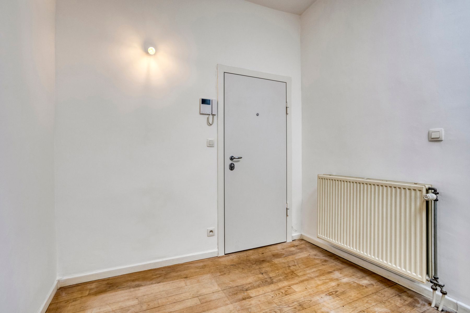 Charmante studio in hartje Brussel te koop foto 3