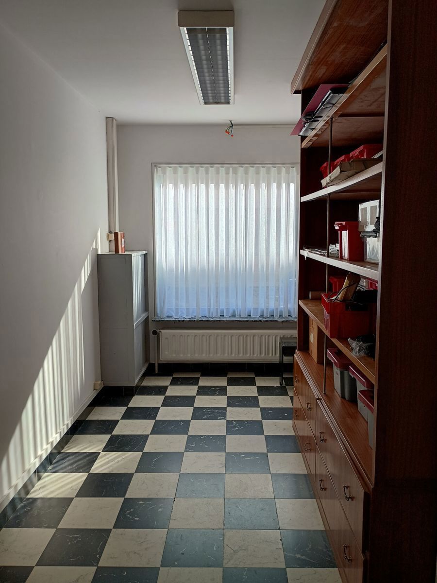 Ruime halfopen woning met tal van mogelijkheden foto 8