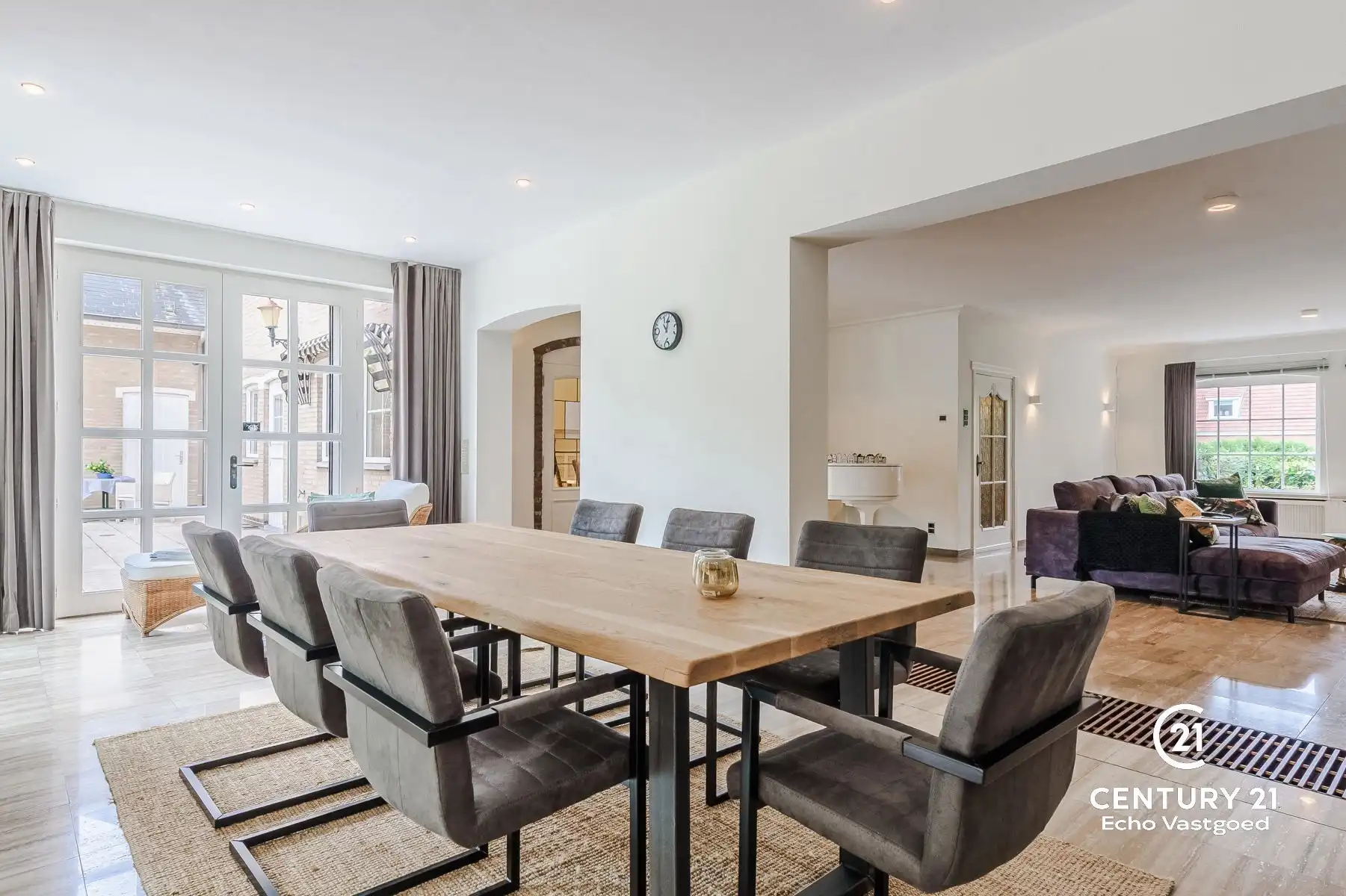 Ruime villa met kantoor, binnenzwembad, mooie tuin op 3172m² foto 8