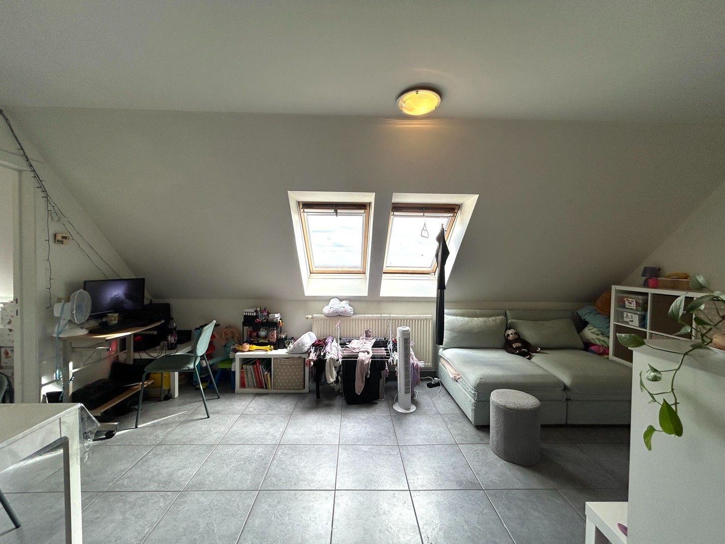 Instapklaar 1-slaapkamerappartement binnen de ring van Tielt! foto 4