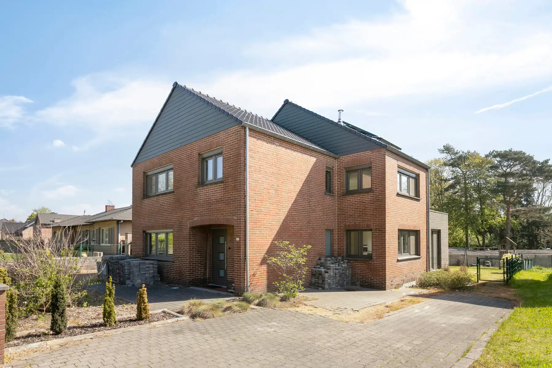 Recent gerenoveerde energiezuinige woning met 3 slaapkamers en ruime tuin foto 2