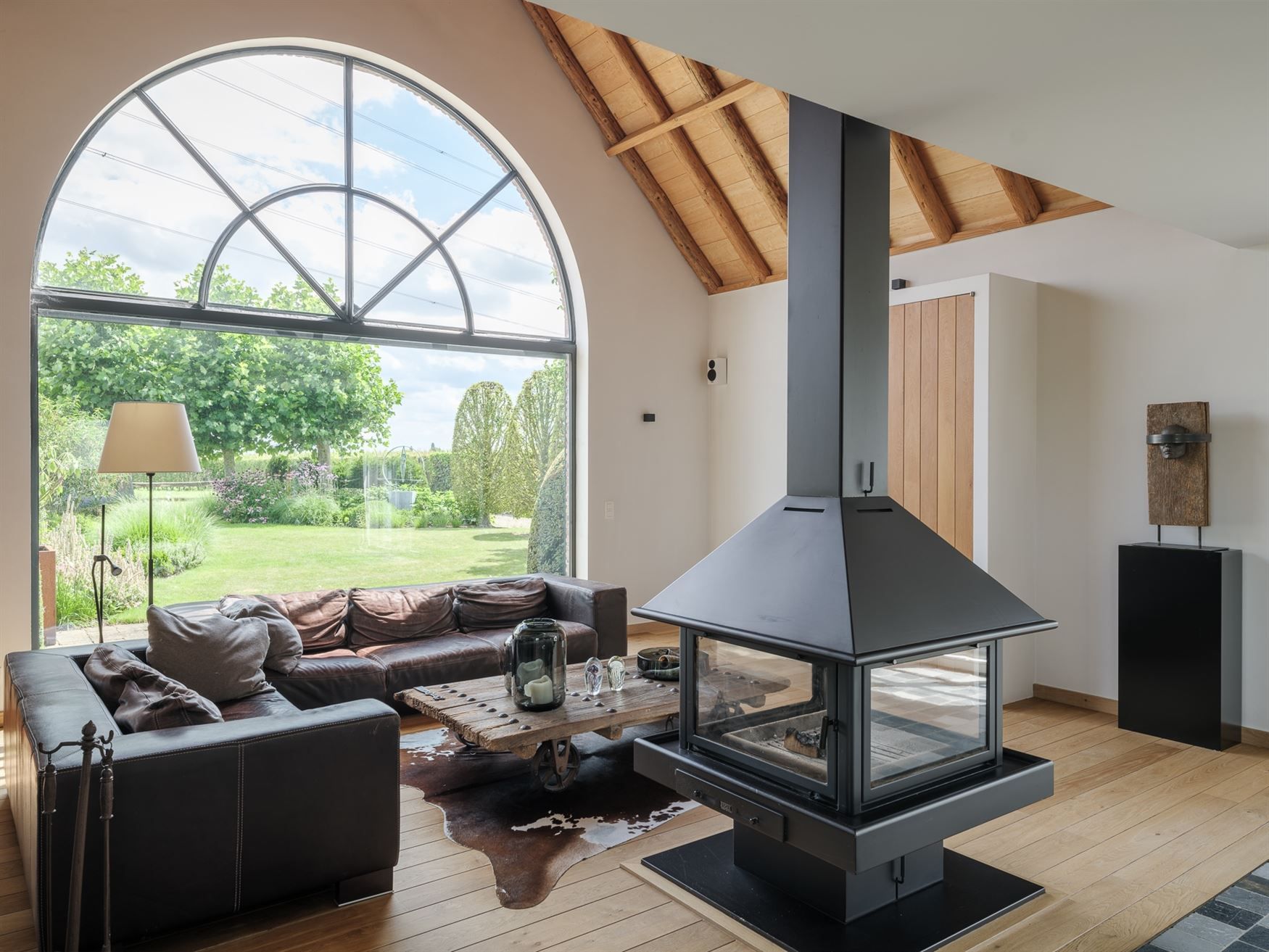 Karaktervolle hoeve met stijl en privacy foto 14