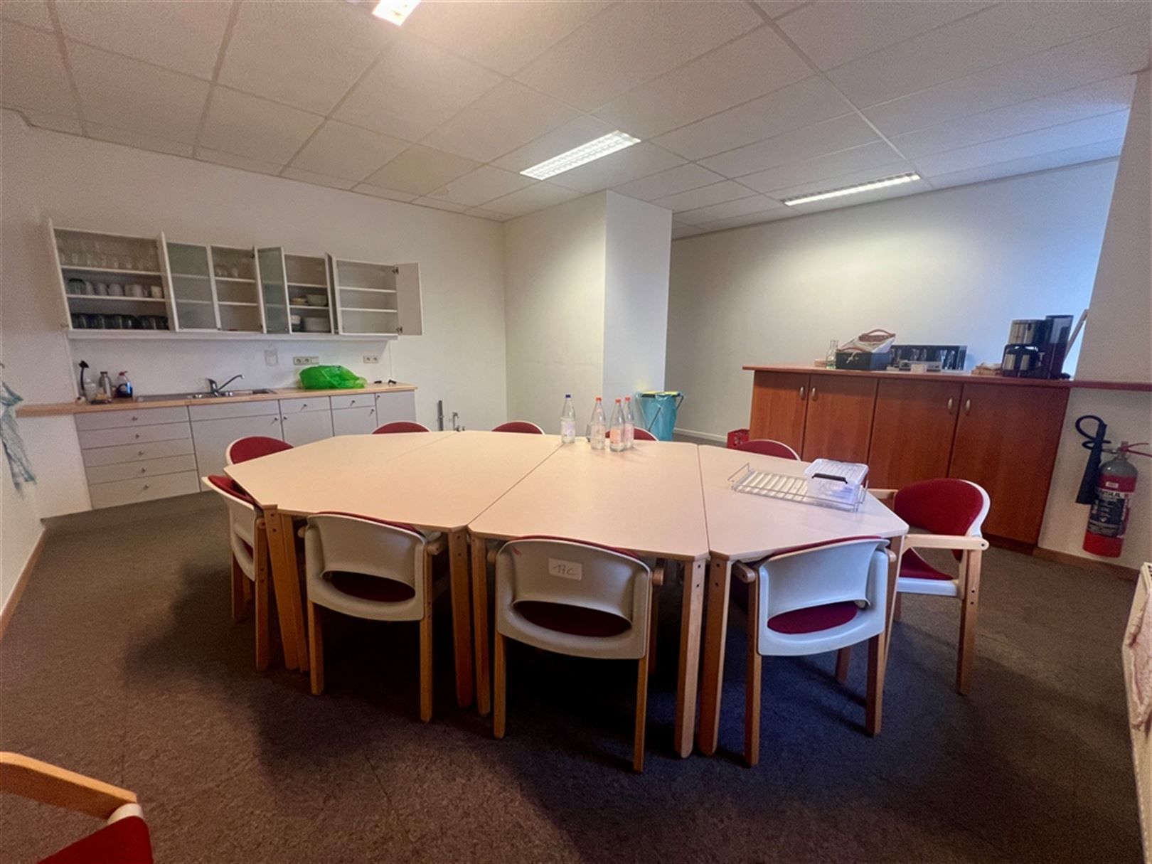 Instapklaar kantoor aan op- en afrit Gentbrugge foto 3