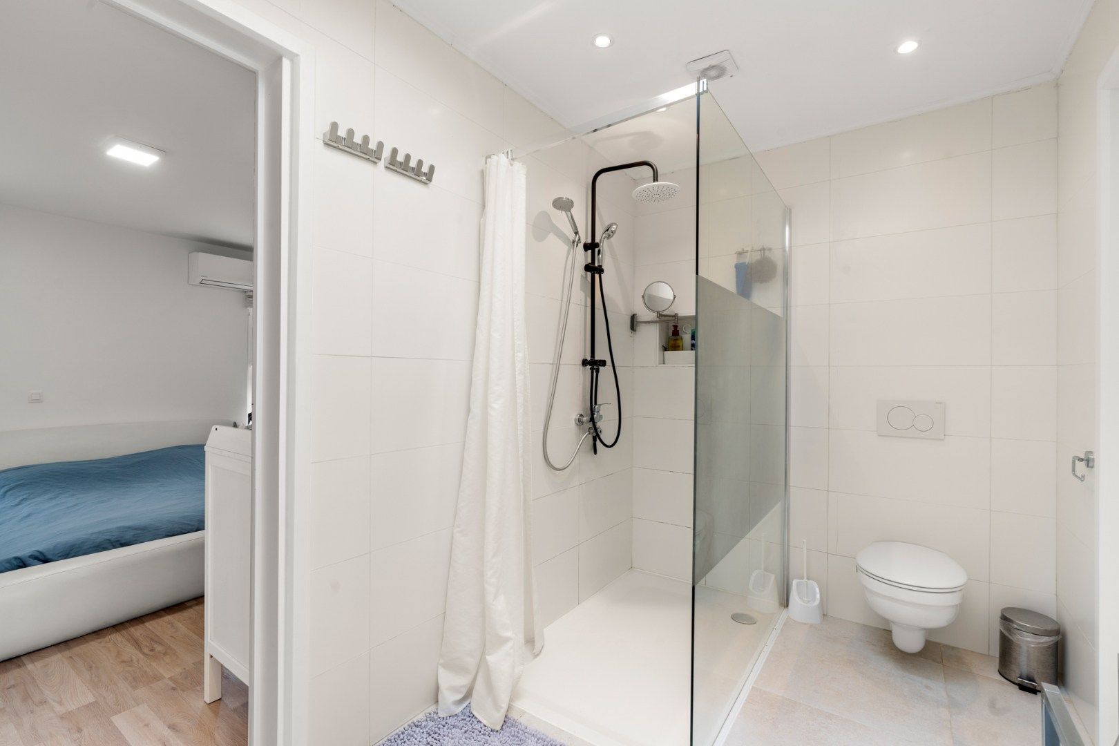 Ruime instapklaar bungalow op topligging foto 10