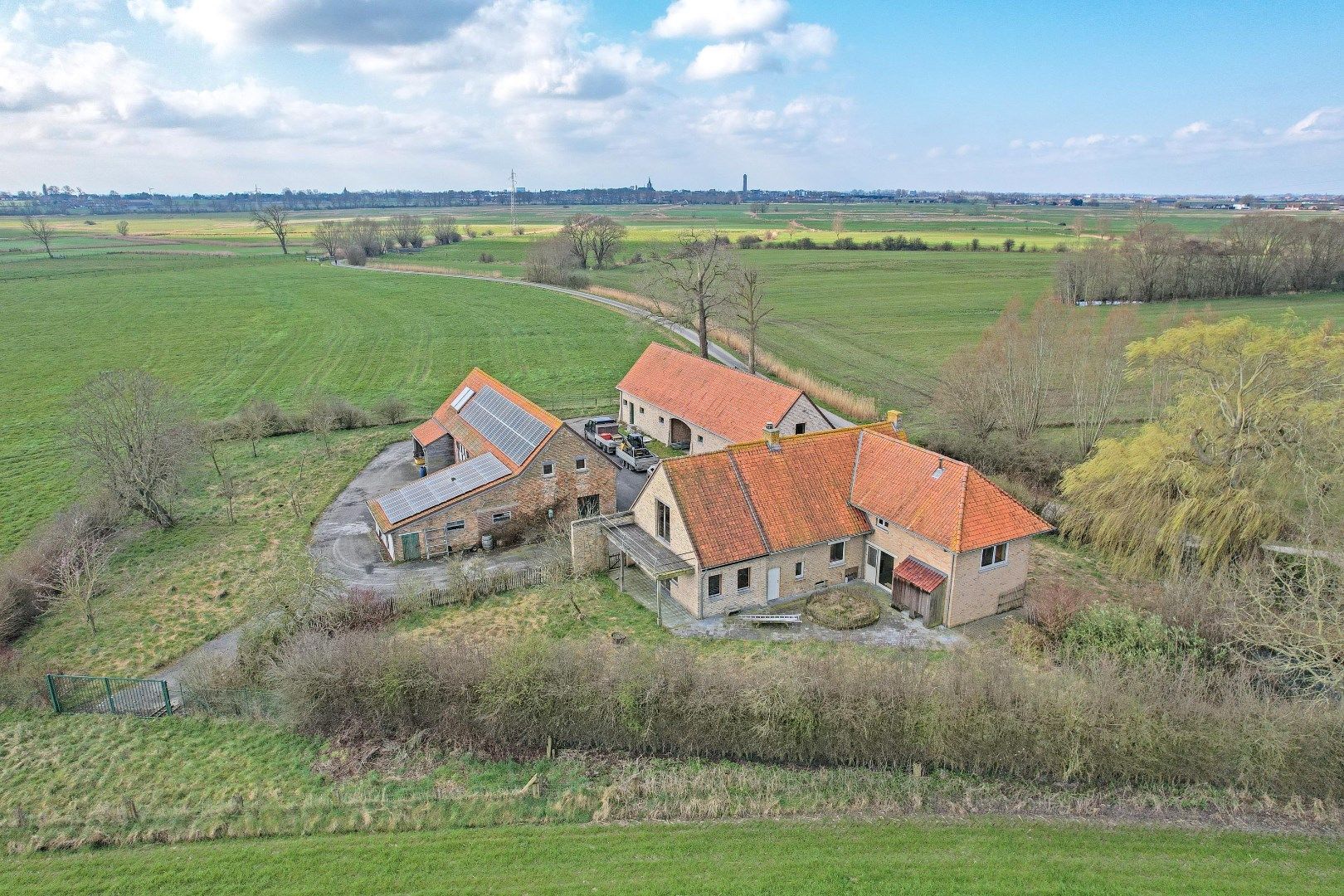 Uniek gelegen landhuis op 4334 m² gelegen te Diksmuide. foto 23