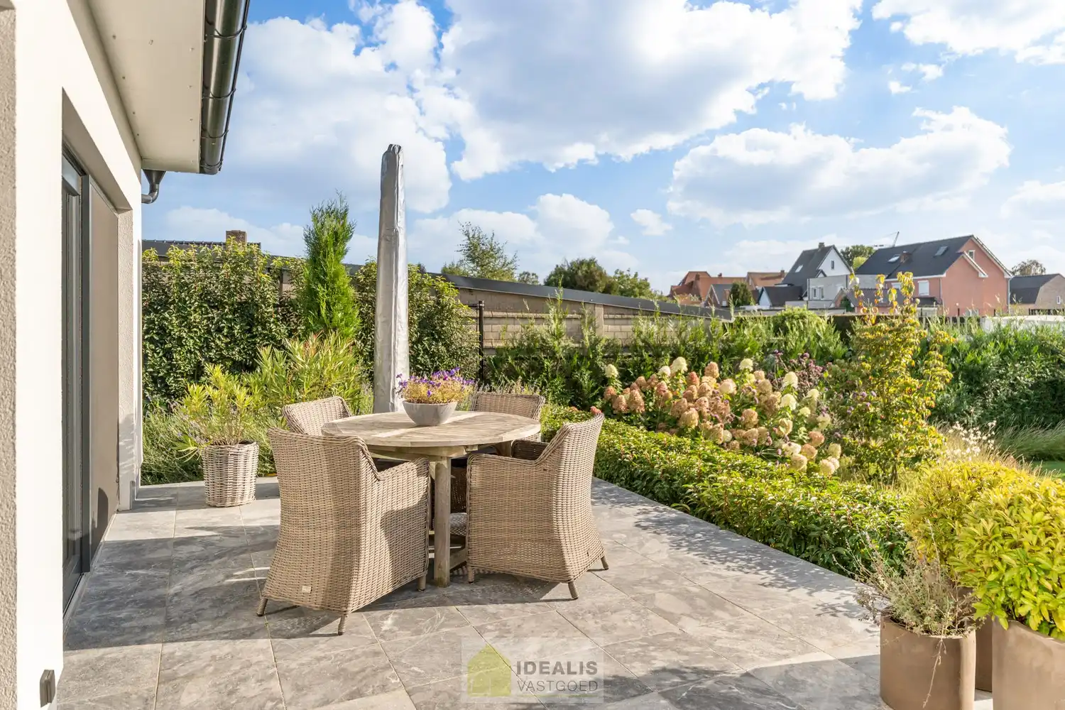 IDEALIS VASTGOED – Een prachtige instapklare woning in het fijne Hamont op een steenworp van de NL-grens! foto 55