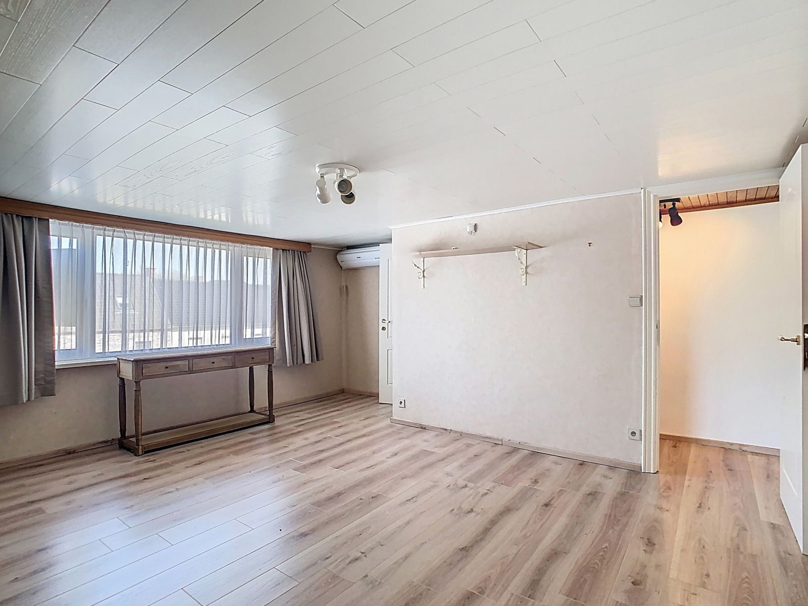 Rustig gelegen, charmante én instapklare woning met 2 SLPK! foto 10