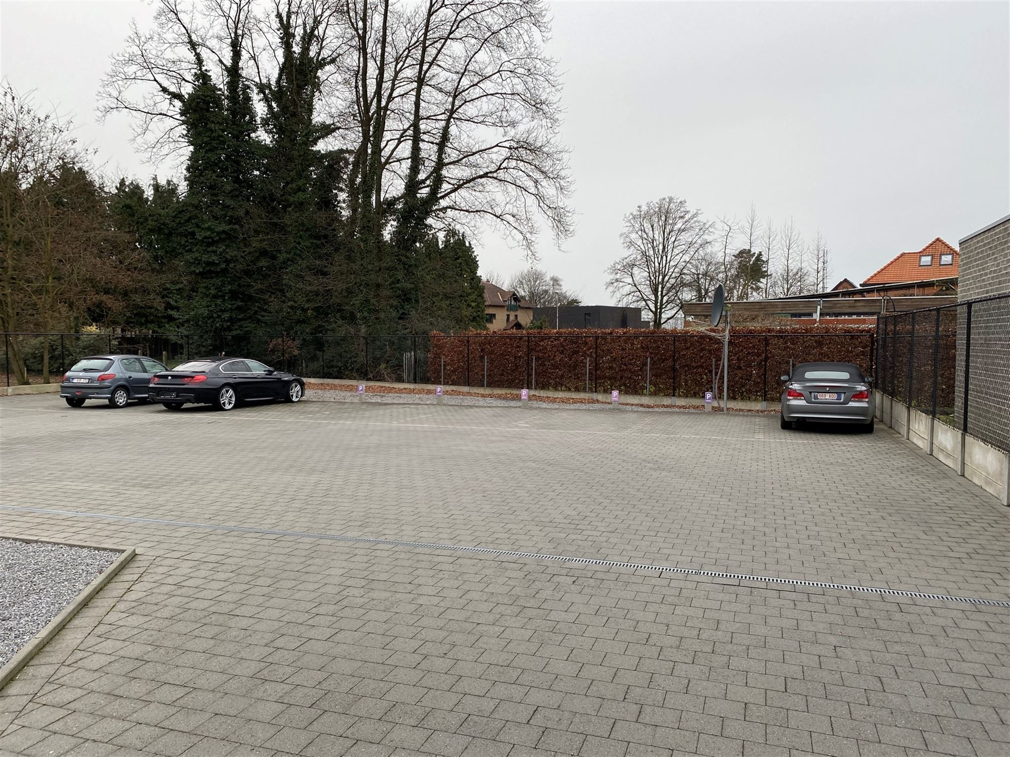 RUIM HANDELSPAND VAN 285M² MET GOEDE VISIBILITEIT EN PARKEERGELEGENHEID foto 10