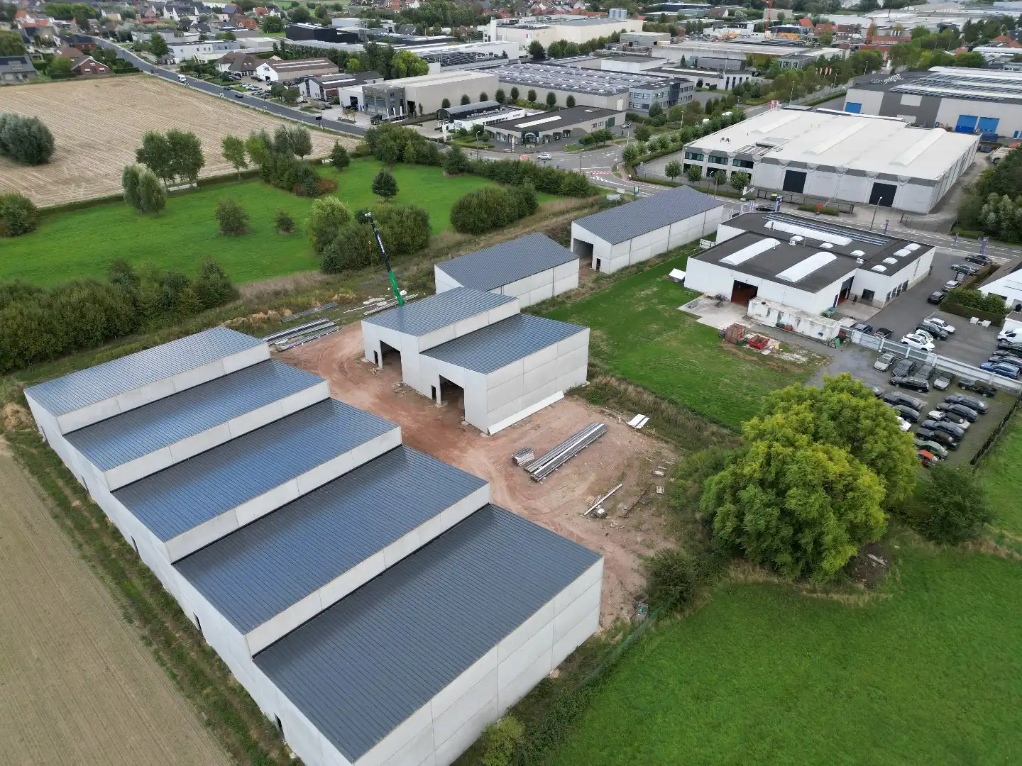 Loods I te koop – 321,60 m² KMO-zone Ardopoort te Roeselare foto {{pictureIndex}}